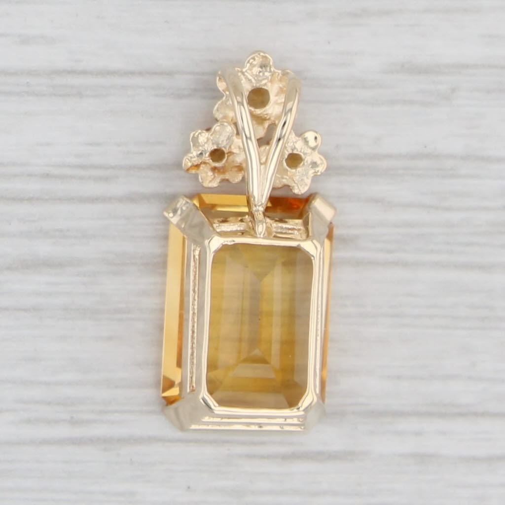 Light Gray 6.01ctw Orange Citrine Flower Pendant 14k Yellow Gold