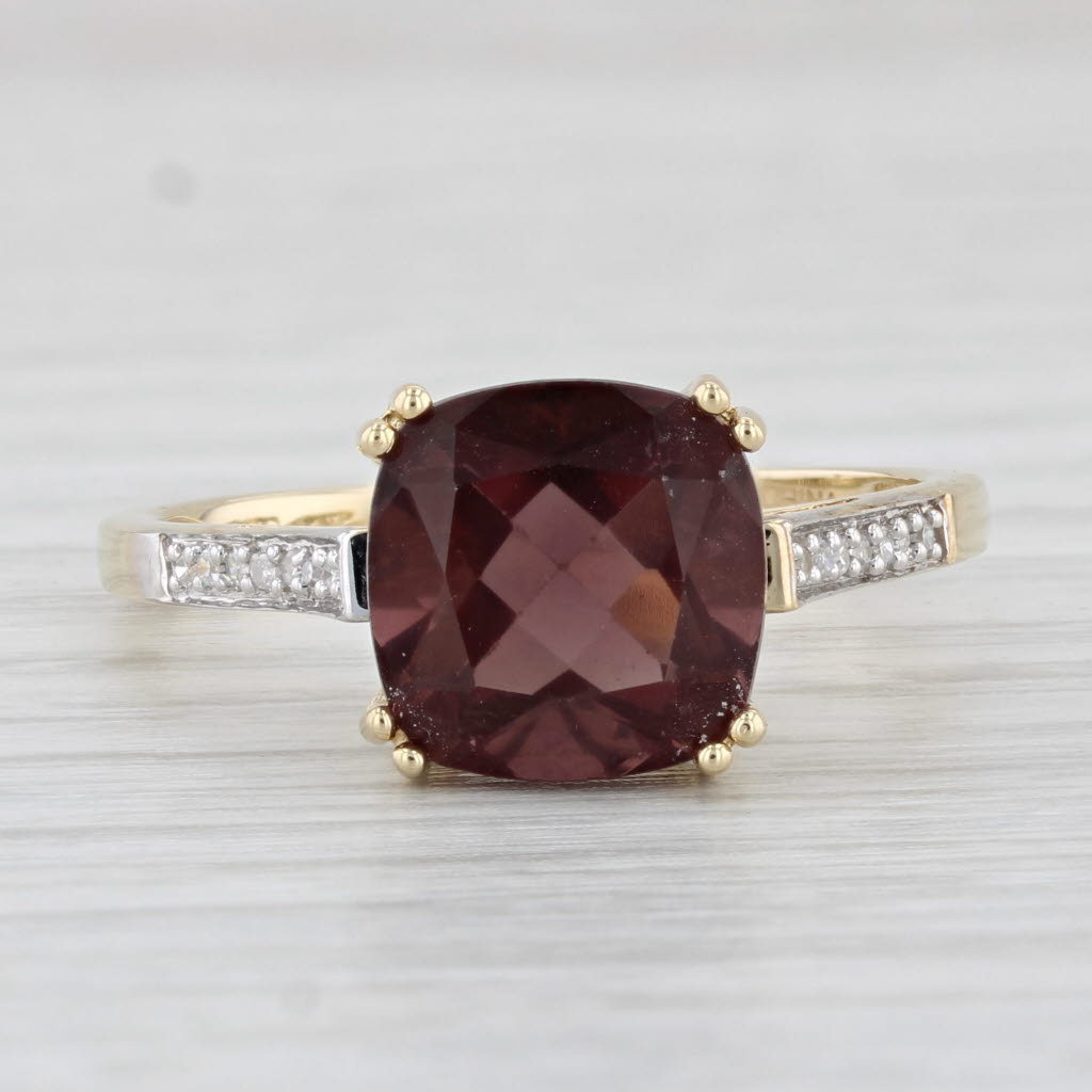 Light Gray Maroon Glass Ring 14k Yellow Gold Size 10.25 Cushion Solitaire