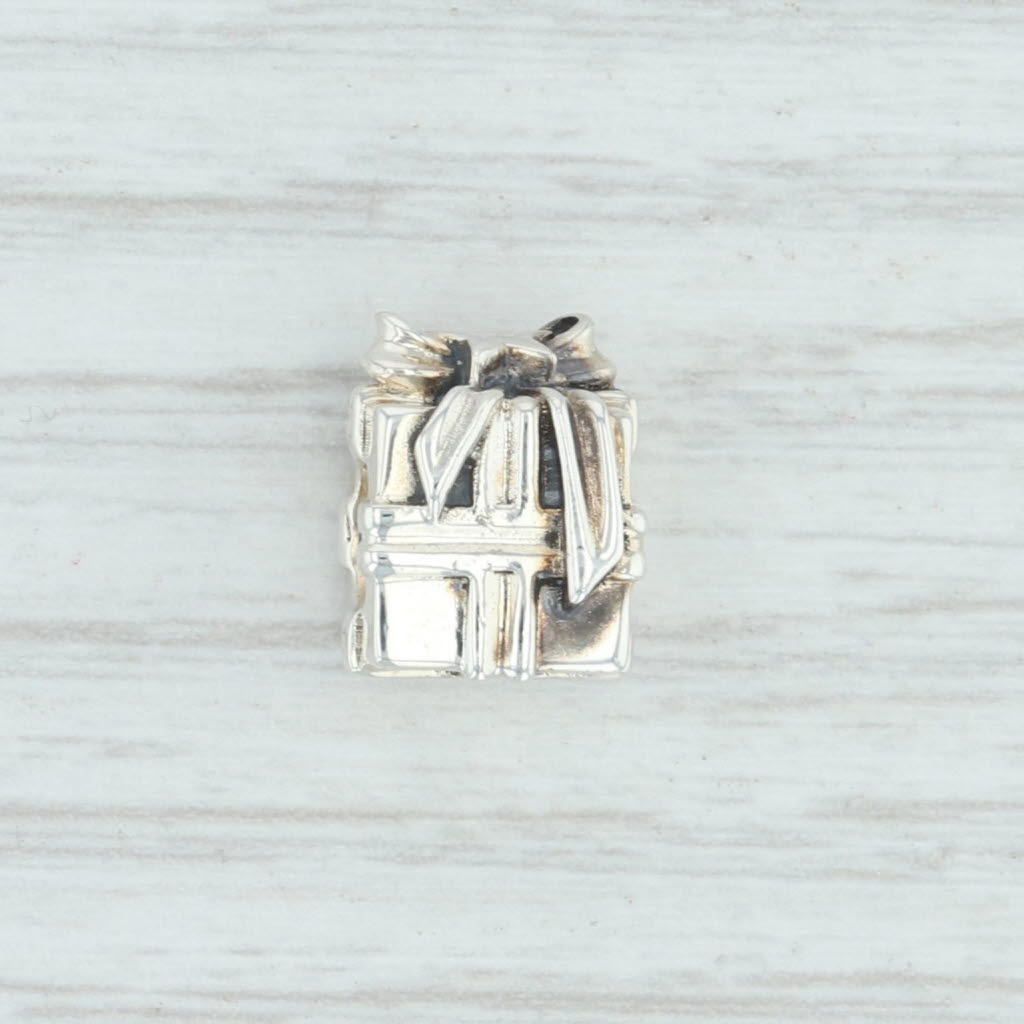 New Authentic Pandora Gleaming Gift Charm 791987 Sterling Silver Present Bead