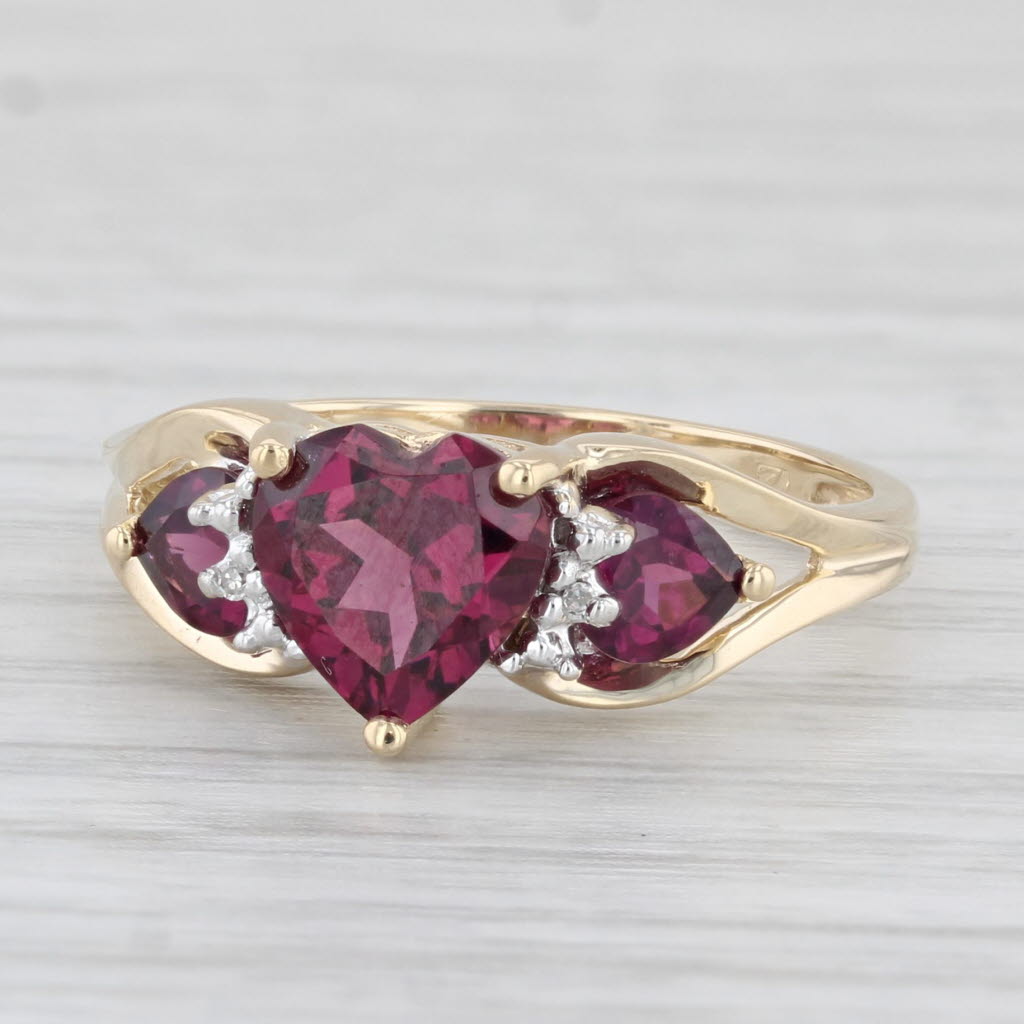 Light Gray 2ctw Garnet Hearts Ring 14k Yellow Gold Size 7 Diamond Accents