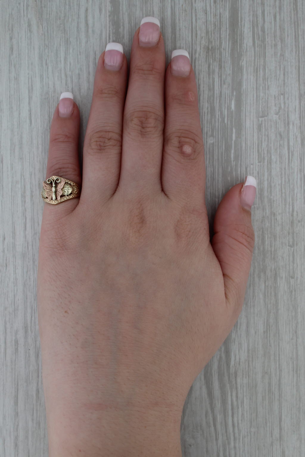 Black Hills Gold Butterfly Ring 10k Yellow Green Rose Gold Size 4.5 Dakota West