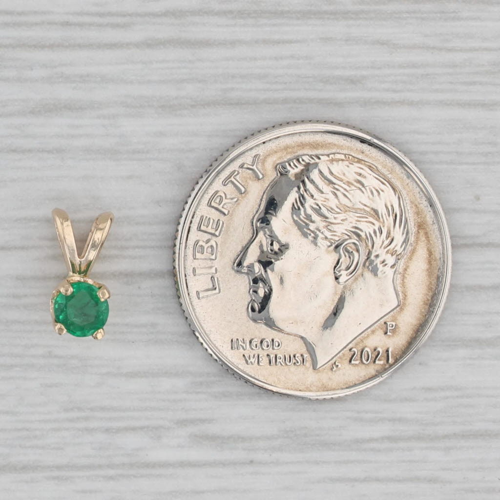 Gray Small 0.15ct Emerald Round Solitaire Pendant 14k Yellow Gold