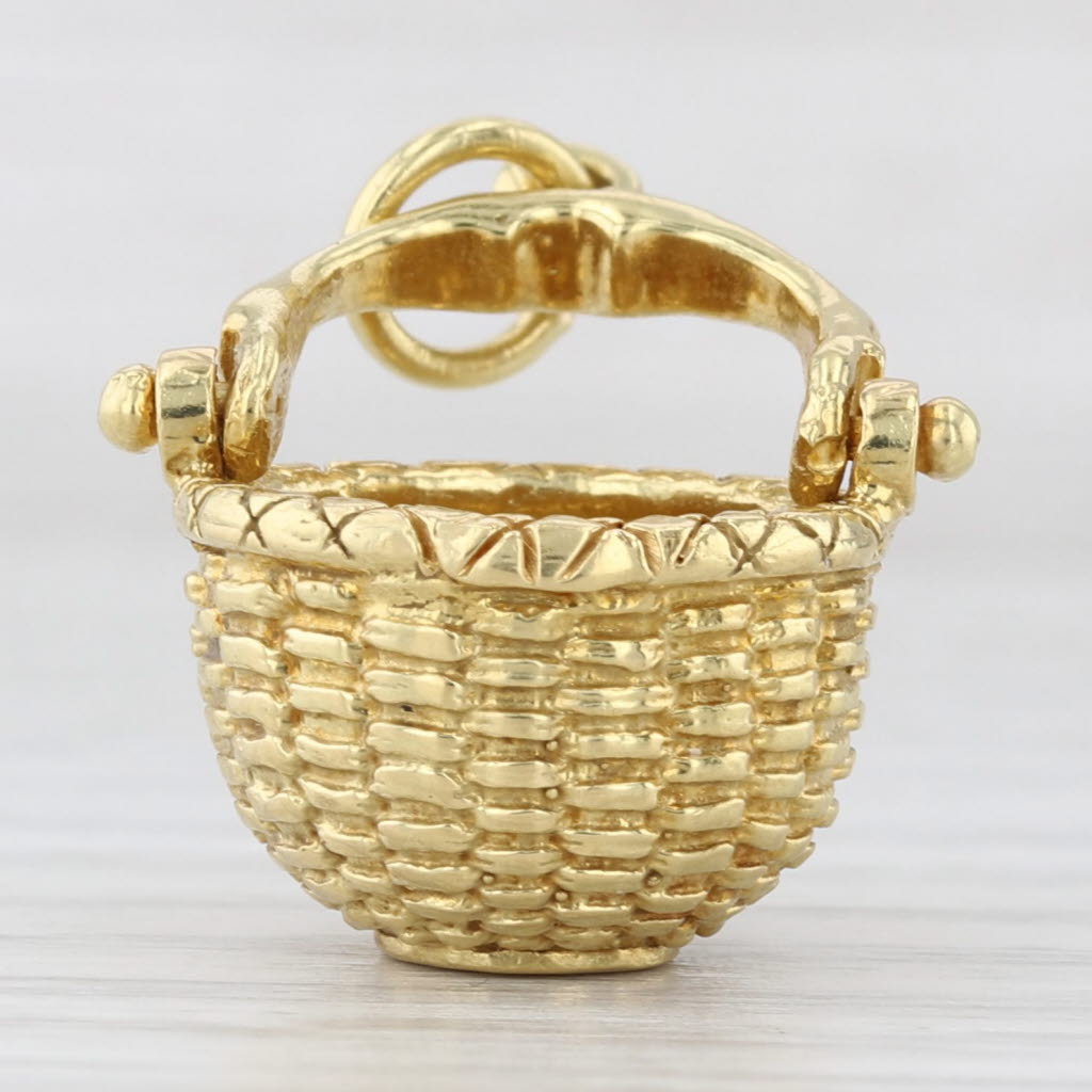 Light Gray Nantucket Basket Charm Bill Rowe Souvenir Pendant 18k Yellow Gold