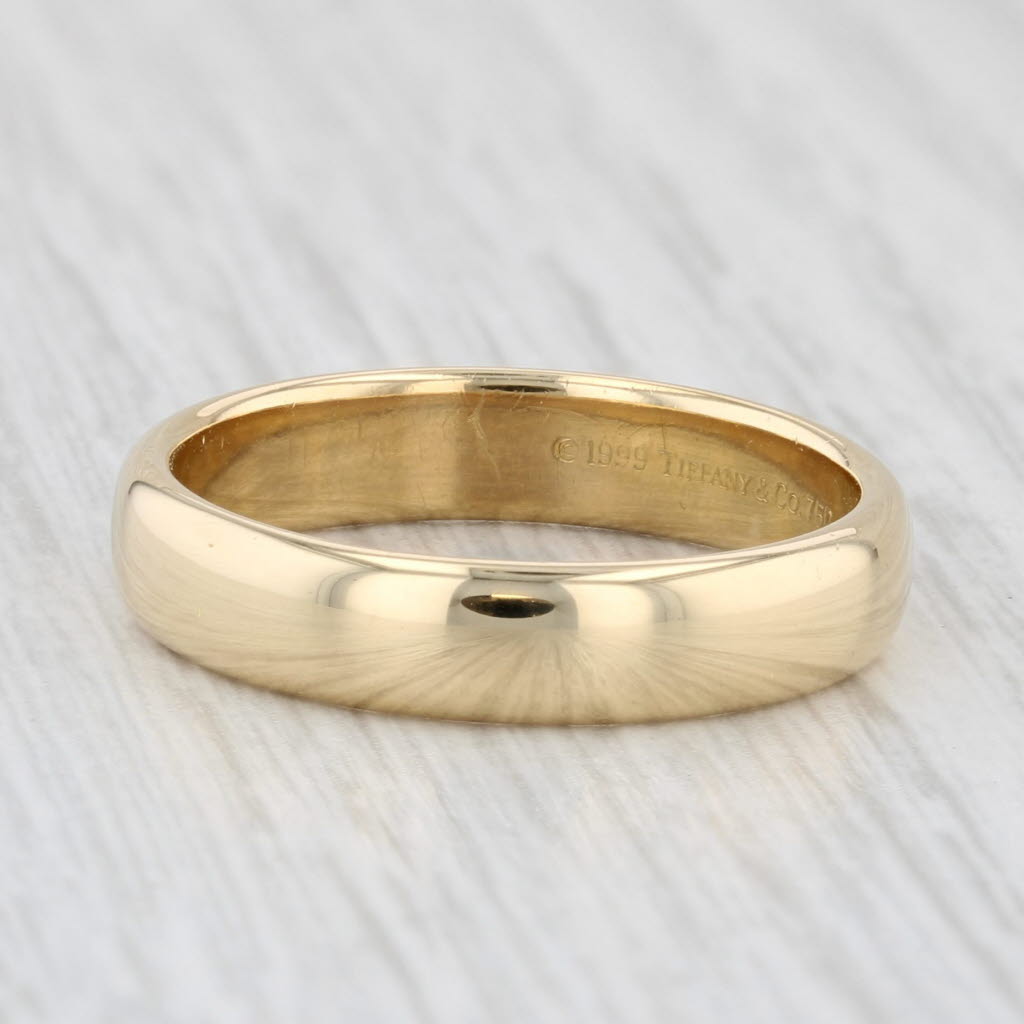 Light Gray Classic Tiffany & Co Wedding Band 18k Yellow Gold Size 8.25 Ring 1999 with Pouch
