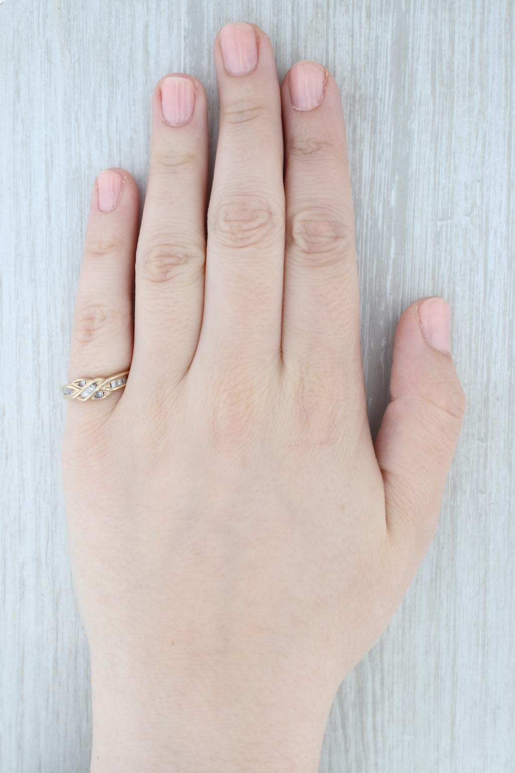 Light Gray 0.35ctw Diamond Knot Ring 10k Yellow Gold Size 7.25