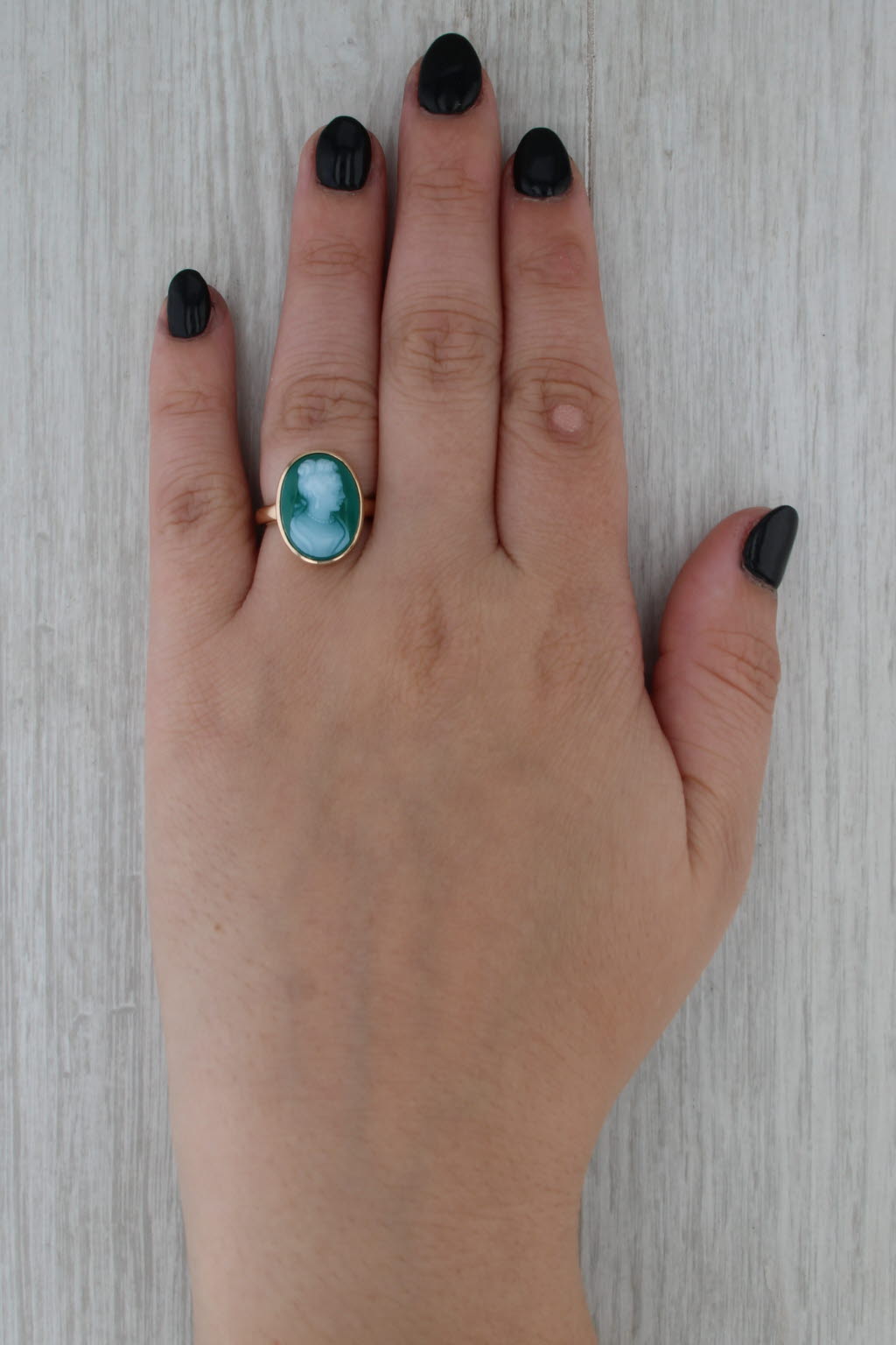Vintage Church & Co Carved Glass Cameo Ring 14k Yellow Gold Size 6 Green White