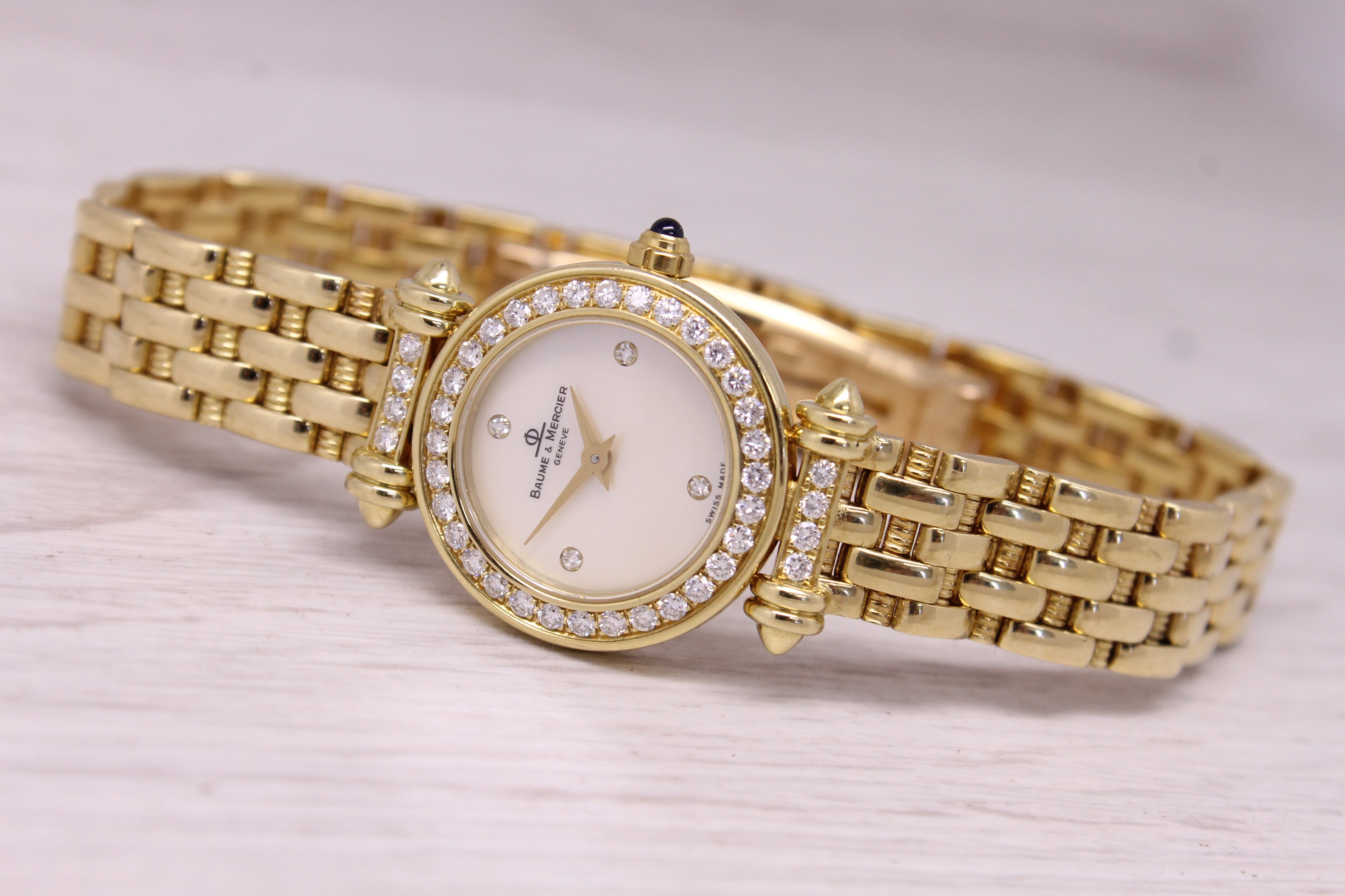 Baume & Mercier 18k Yellow Gold Ladies Quartz Watch Diamond Bezel & MOP Dial Box
