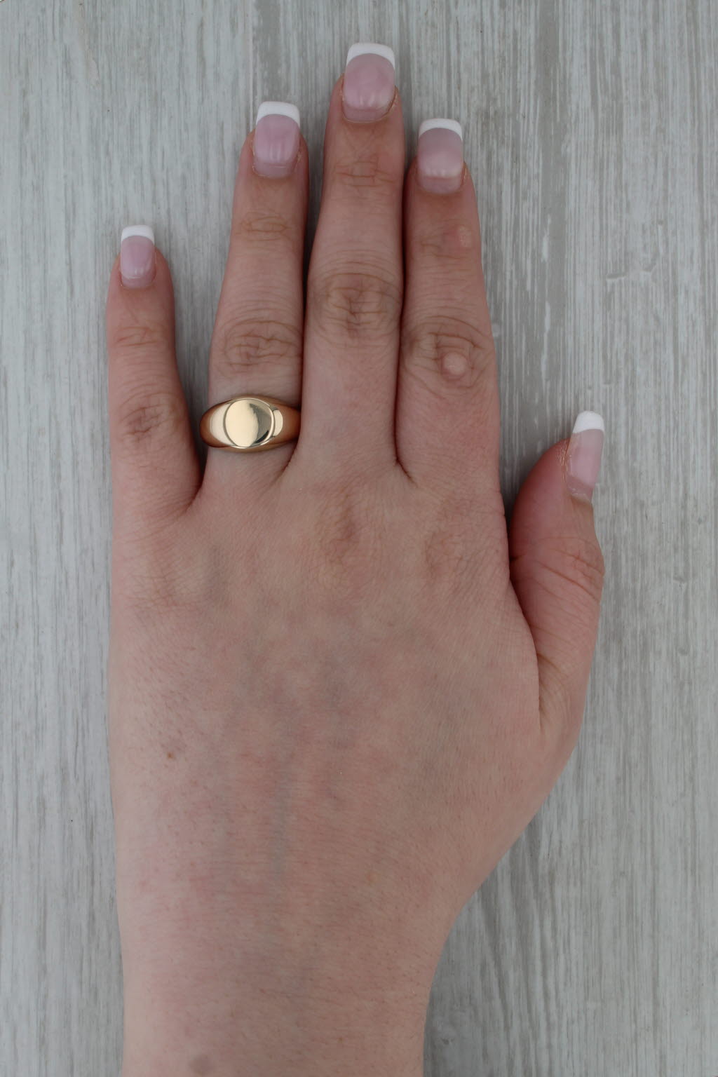 Vintage Engravable Oval Signet Ring 14k Yellow Gold Size 7.5