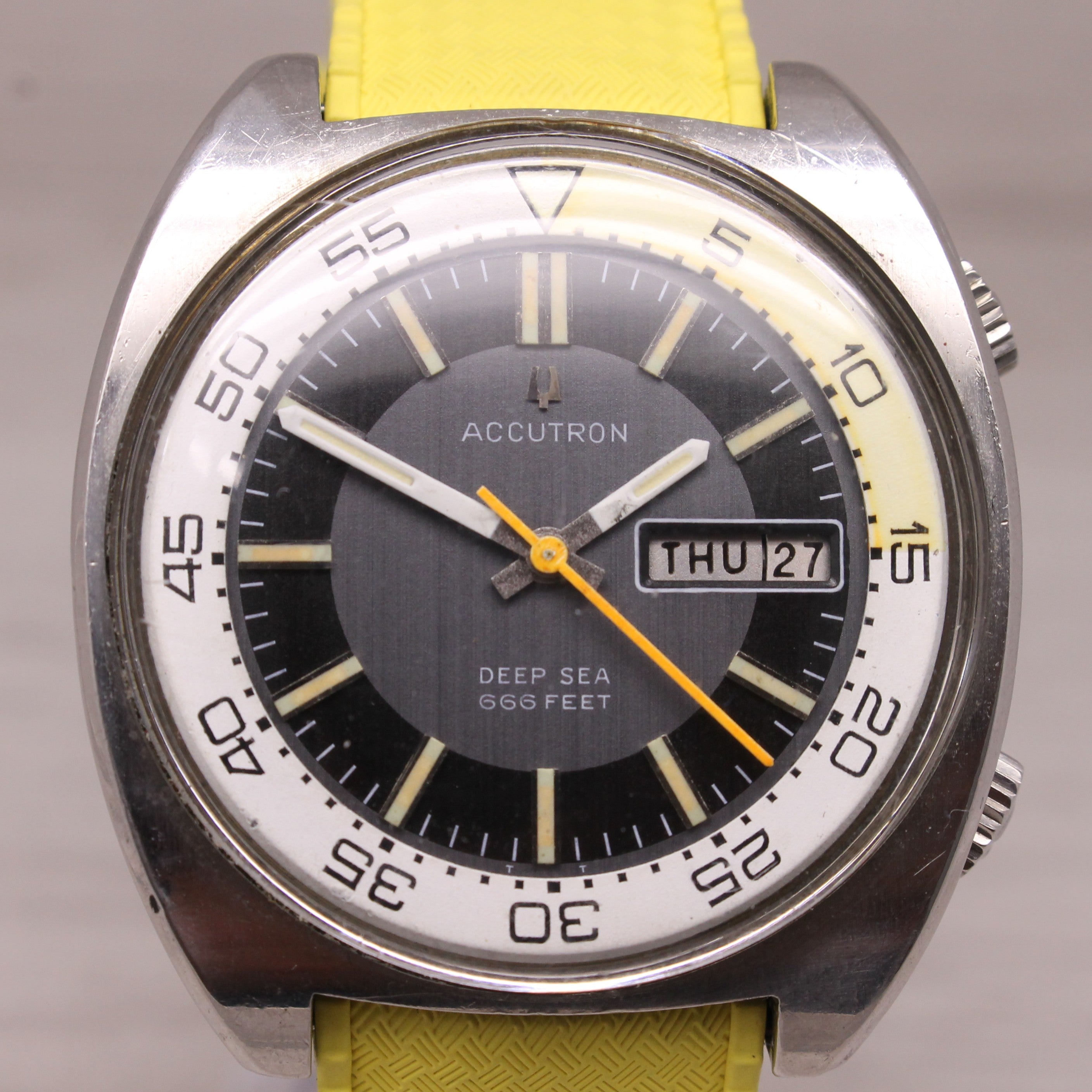 Rosy Brown Vintage 1970 Bulova Accutron Deep Sea 666ft Tuning Fork Mens Steel Diver Watch