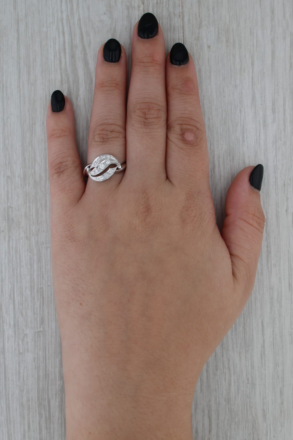 0.18ctw Scalloped Diamond Ring 14k White Gold Size 7.5