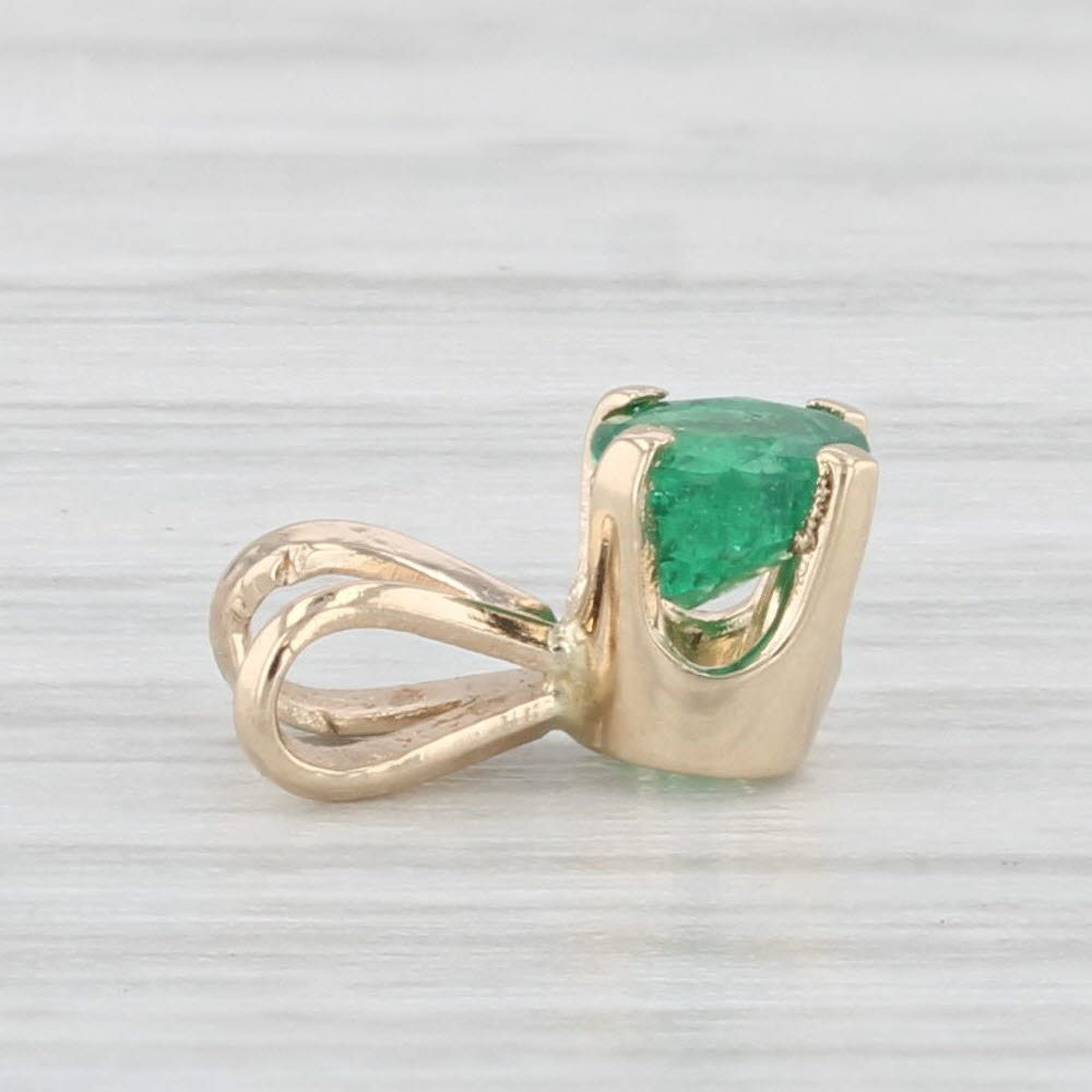 Light Gray Small 0.15ct Emerald Round Solitaire Pendant 14k Yellow Gold