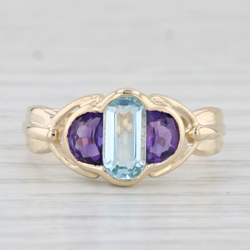 Light Gray 1.14ctw Blue Topaz Amethyst Ring 14k Yellow Gold Size 7.5 3-Stone