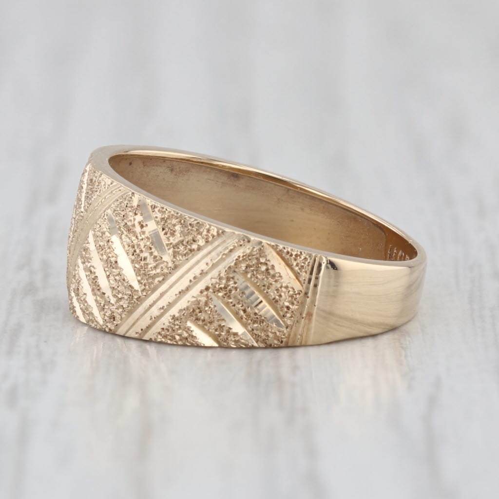 Brushed Cross Hatch Pattern Ring 10k Yellow Gold Size 6 Band