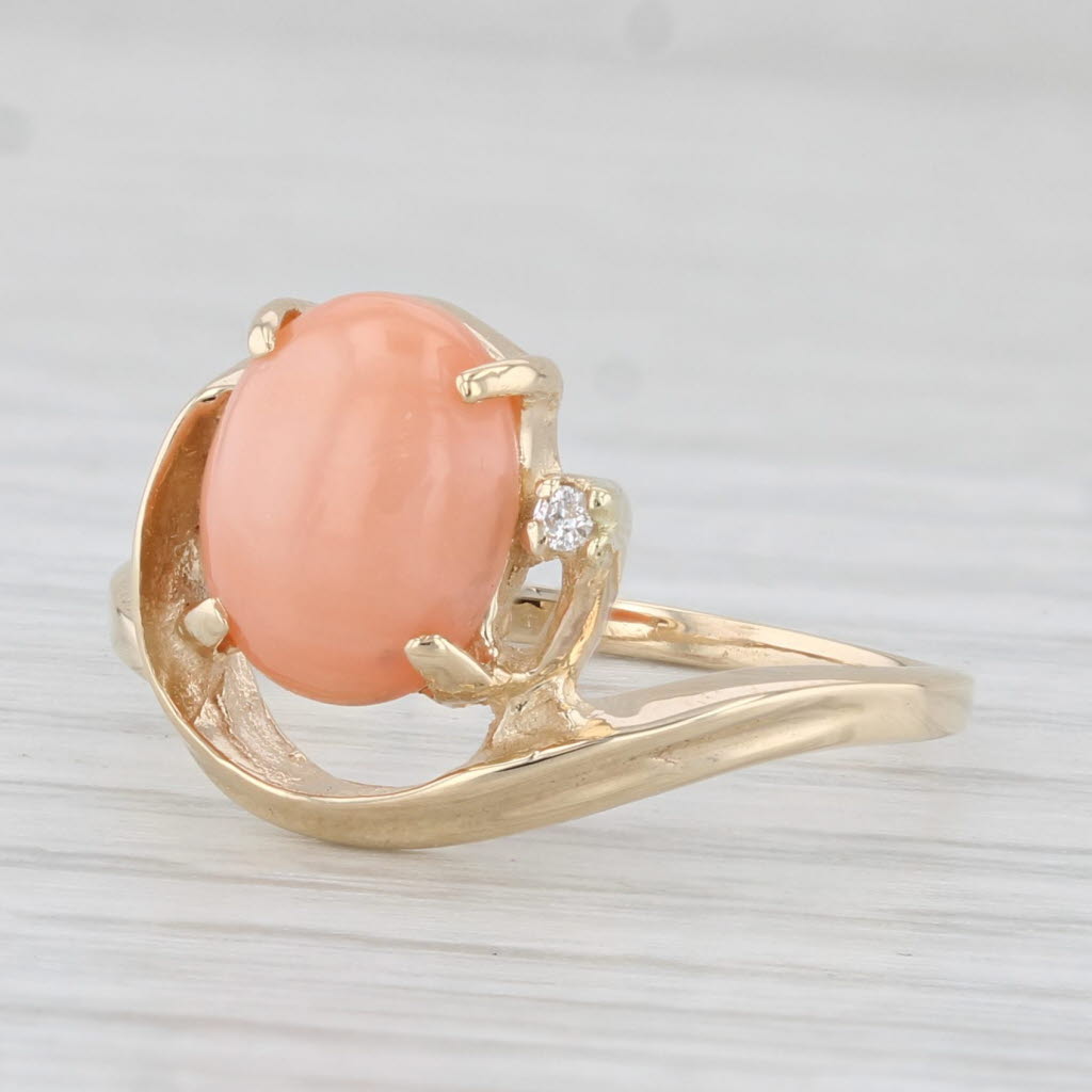 Light Gray Vintage Coral Solitaire Ring 14k Yellow Gold Size 6.5 Diamond Accents