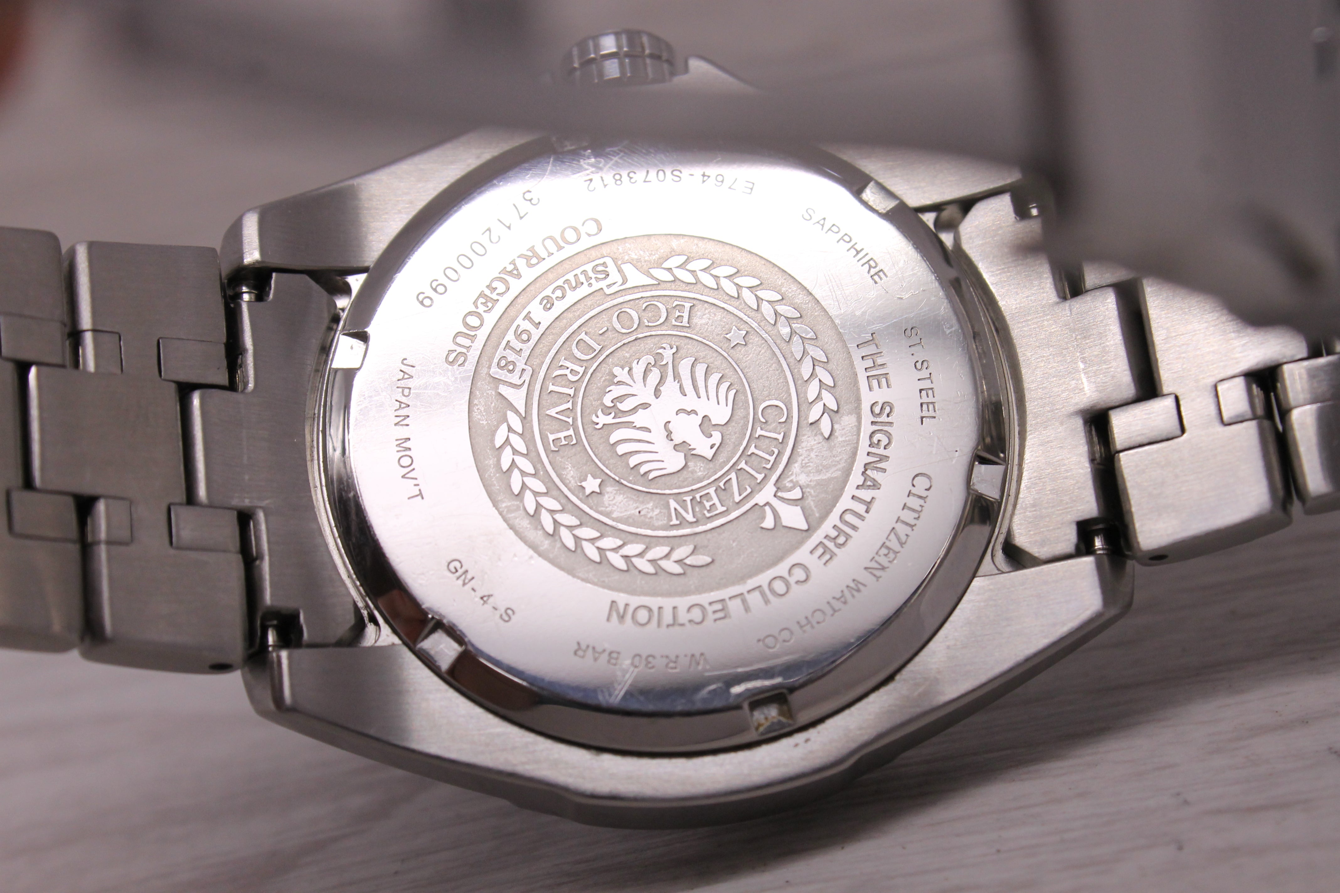 Citizen Signature Courageous Mens Watch 43mm Steel Date E764 Eco-Drive w/ Papers