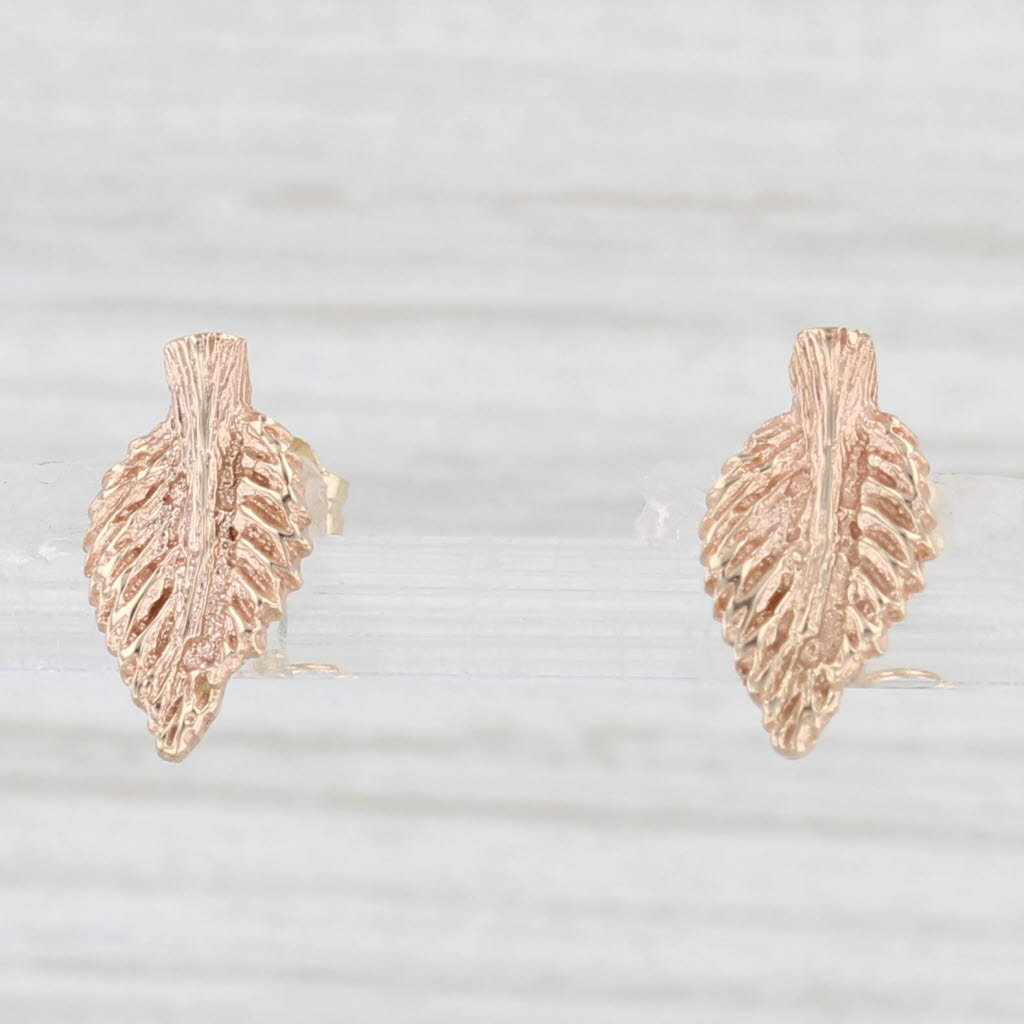 Light Gray Detailed Leaf Stud Earrings 14k Yellow Gold