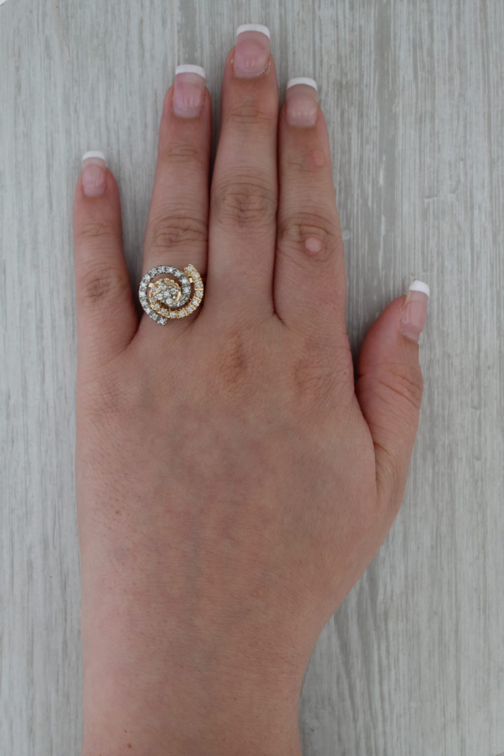 Vintage 0.41ctw Diamond Spinner Swirl Ring 14k Gold Size 7.25 Cocktail