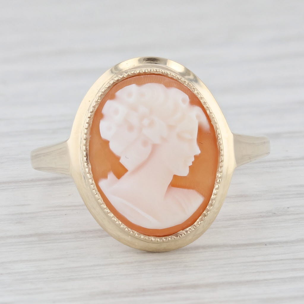 Light Gray Vintage Carved Shell Cameo Ring 10k Yellow Gold Size 6.5