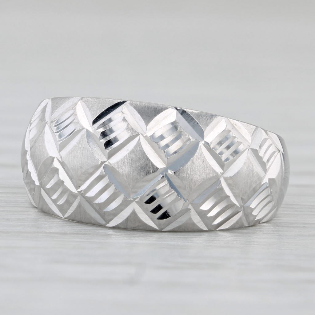 Light Gray Checkerboard Etched Pattern Ring 14k White Gold Size 6 Band