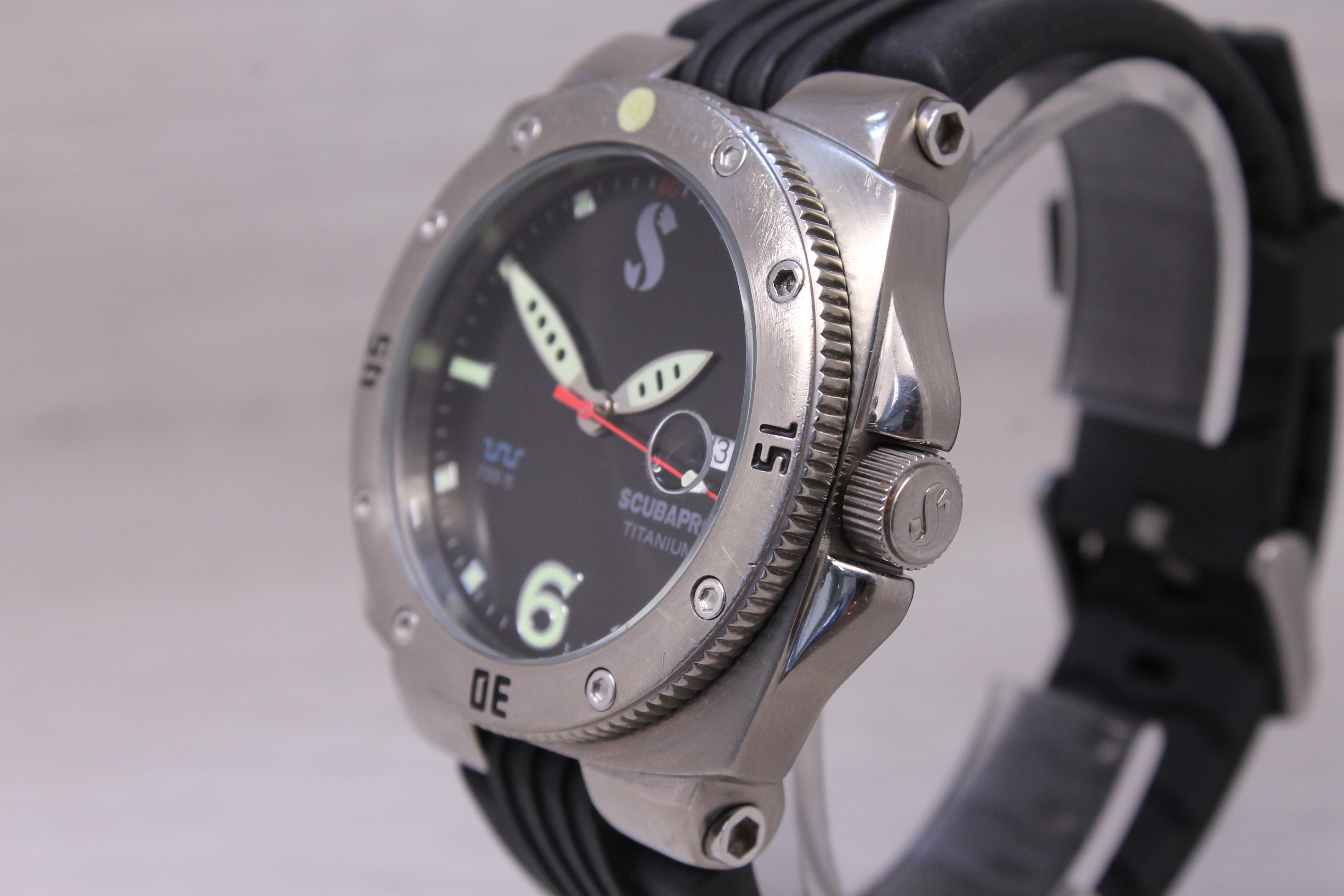 Scubapro 700 Mens 41mm Automatic Titanium Divers Watch w Bracelet Box Strap