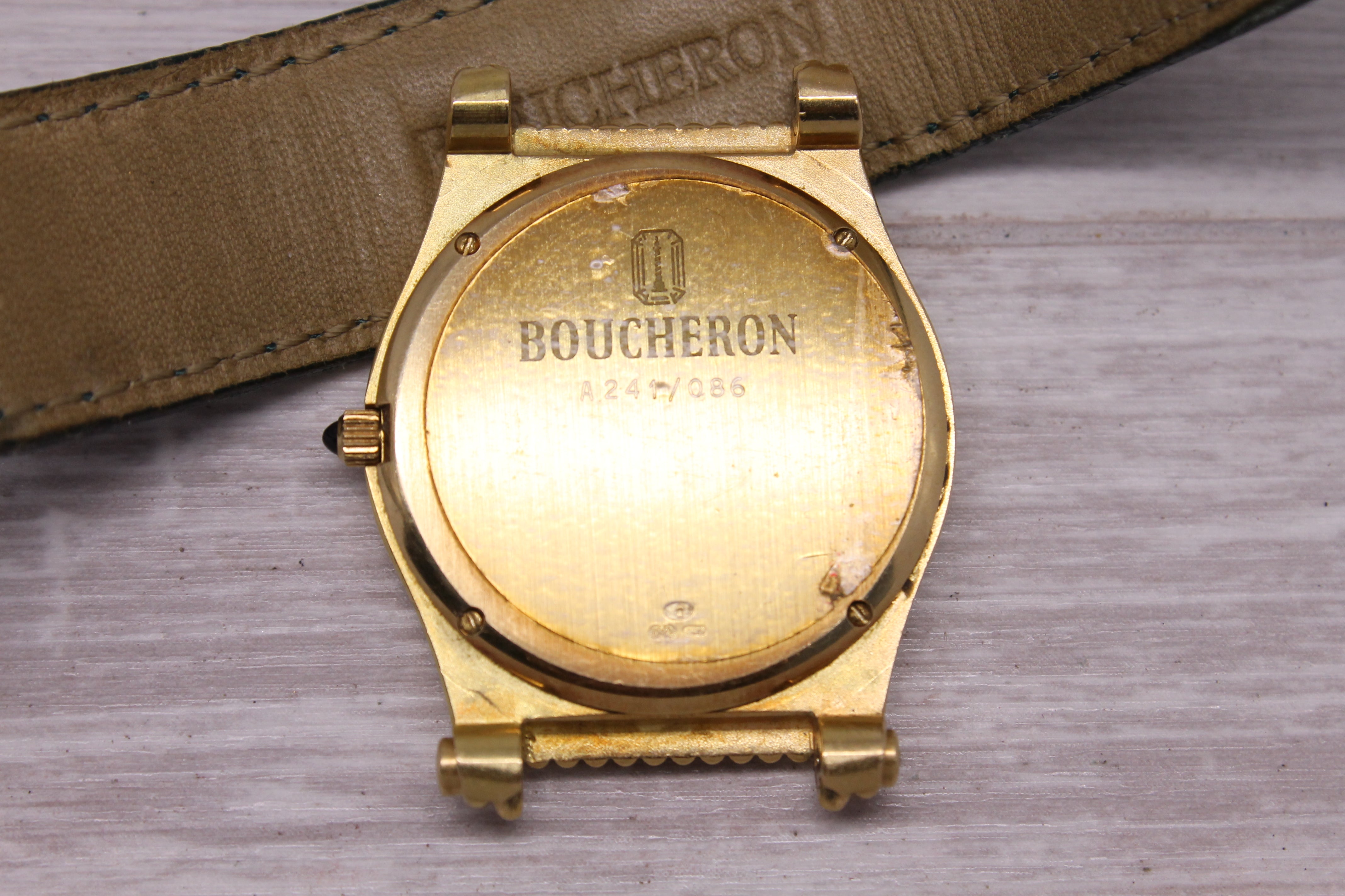Boucheron Reflet 18k Yellow Gold 31mm Quartz Wrist Watch ref.A241 Green Strap