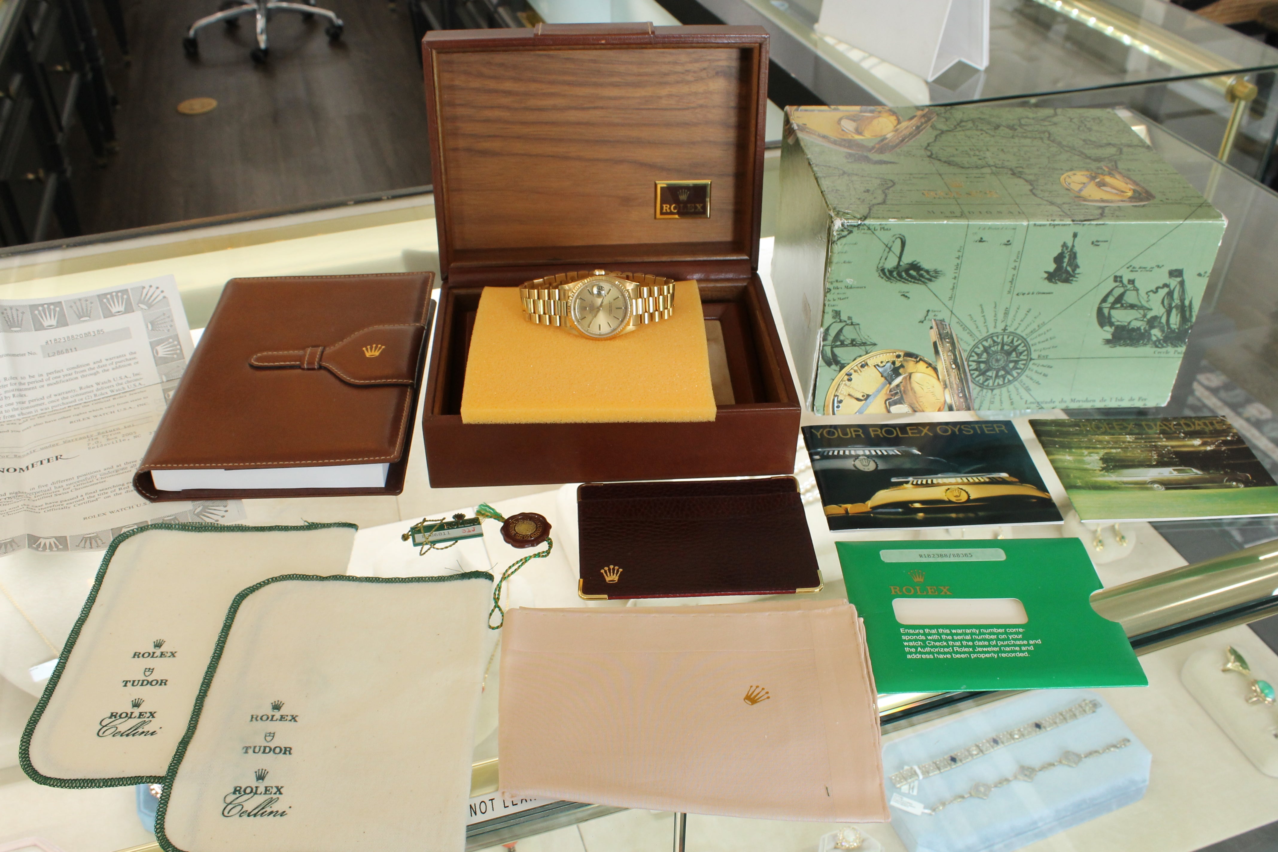 Vintage 1989 Rolex Day Date 18238 Mens 36mm 18k Gold President Watch Box & More