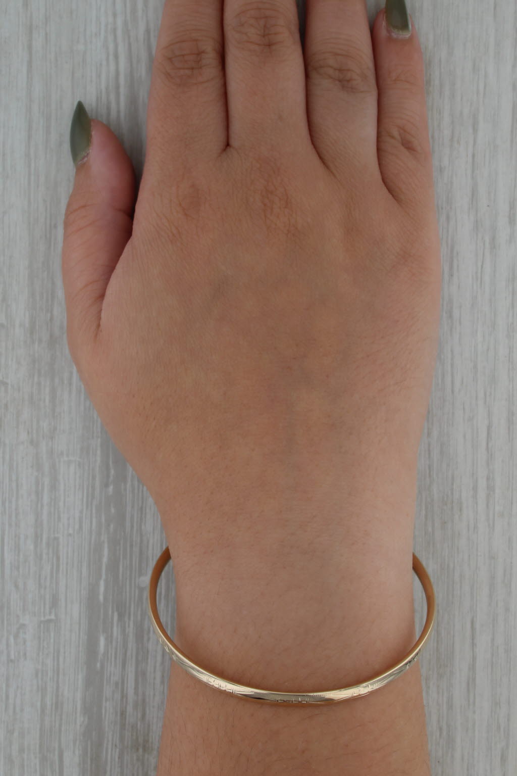Floral Etched Bangle Bracelet 14k Yellow Gold 7.75"