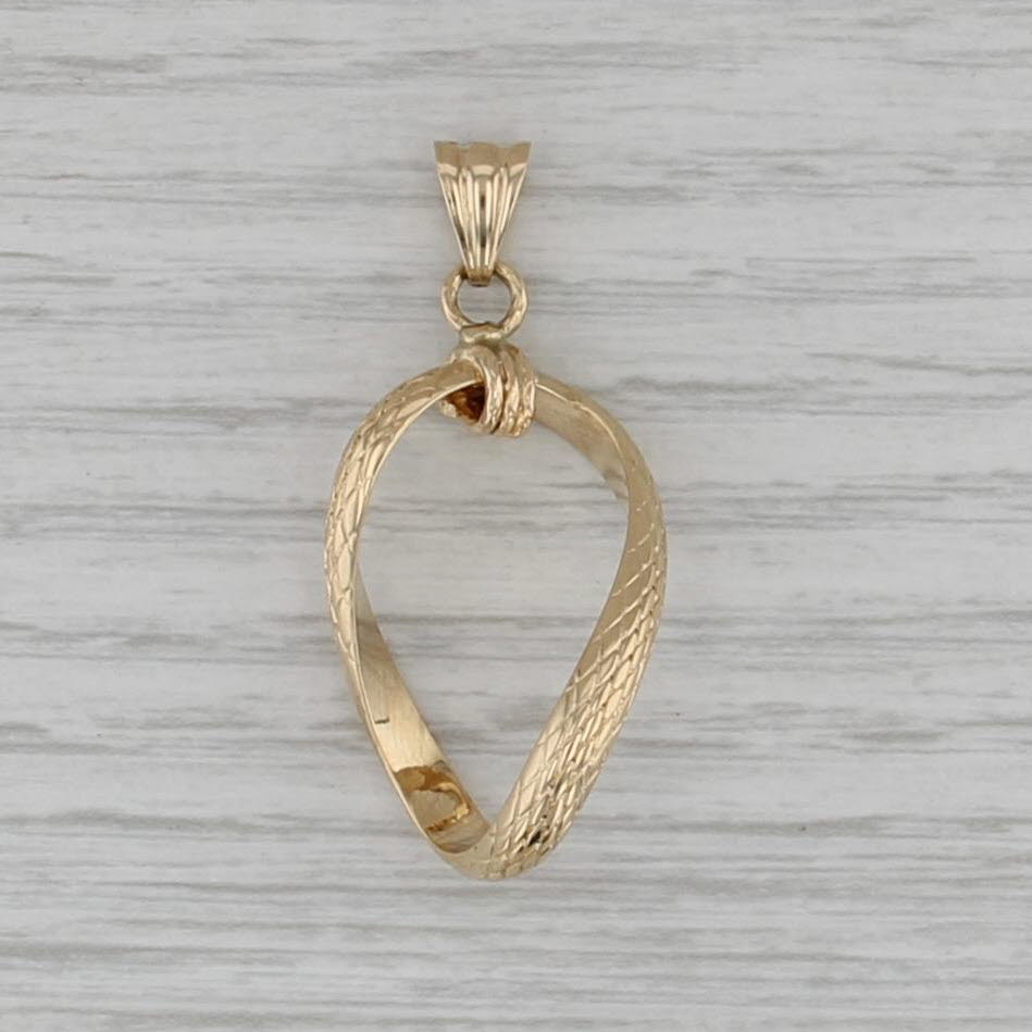Abstract Oval Pendant 18k Yellow Gold Etched Pattern