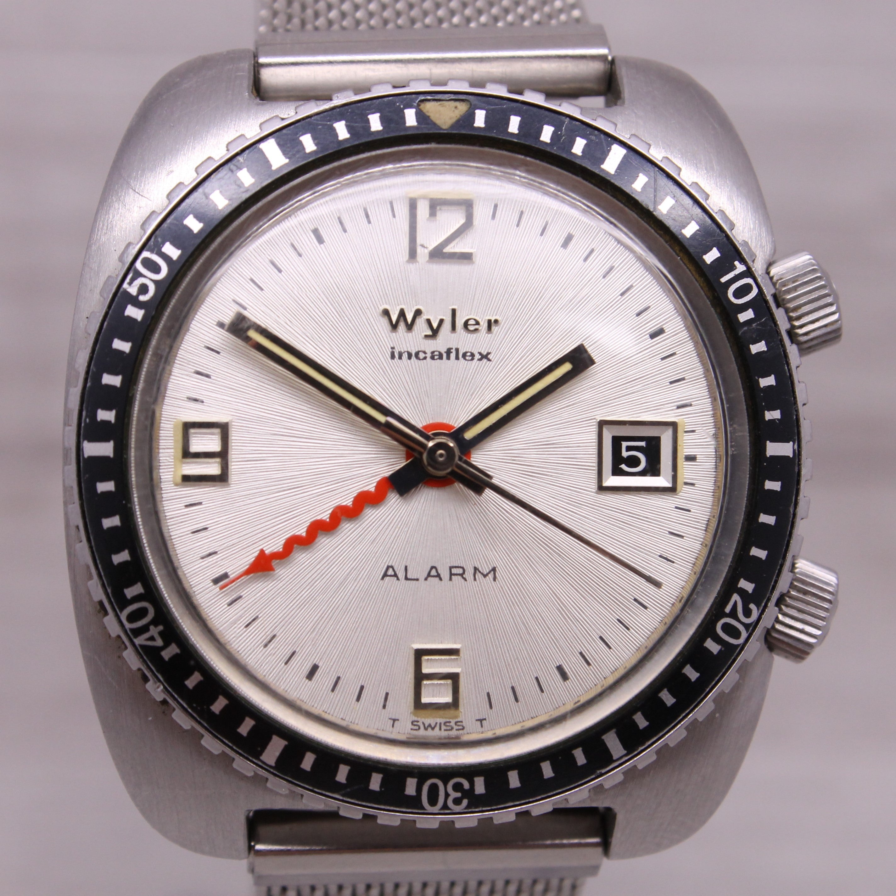 Dark Gray Vintage Wyler Incaflex 36mm Stainless Steel Alarm Watch w/ Date 1300 1162D