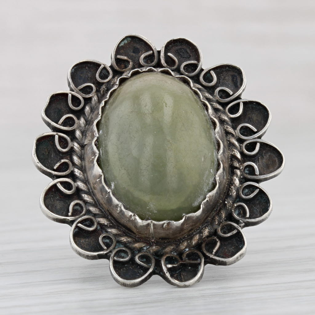 Light Gray Vintage Southwestern Green Oval Cabochon Ring Sterling Silver Size 6 Statement