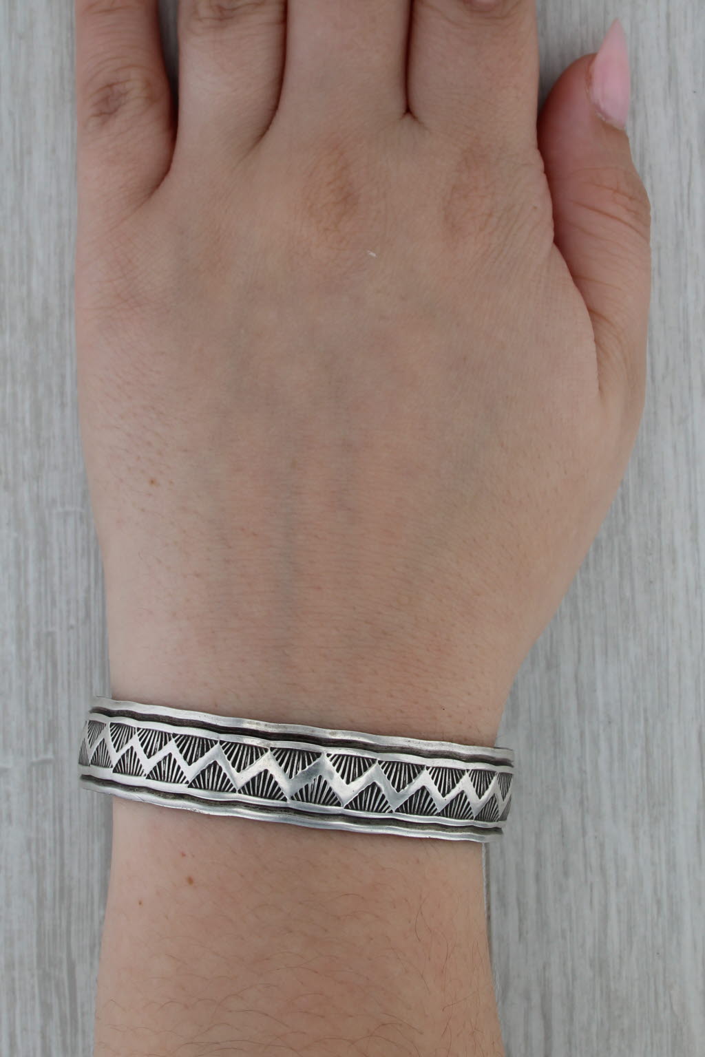 Douglas Etsitty Vintage Navajo Cuff Bracelet Sterling Silver Native American