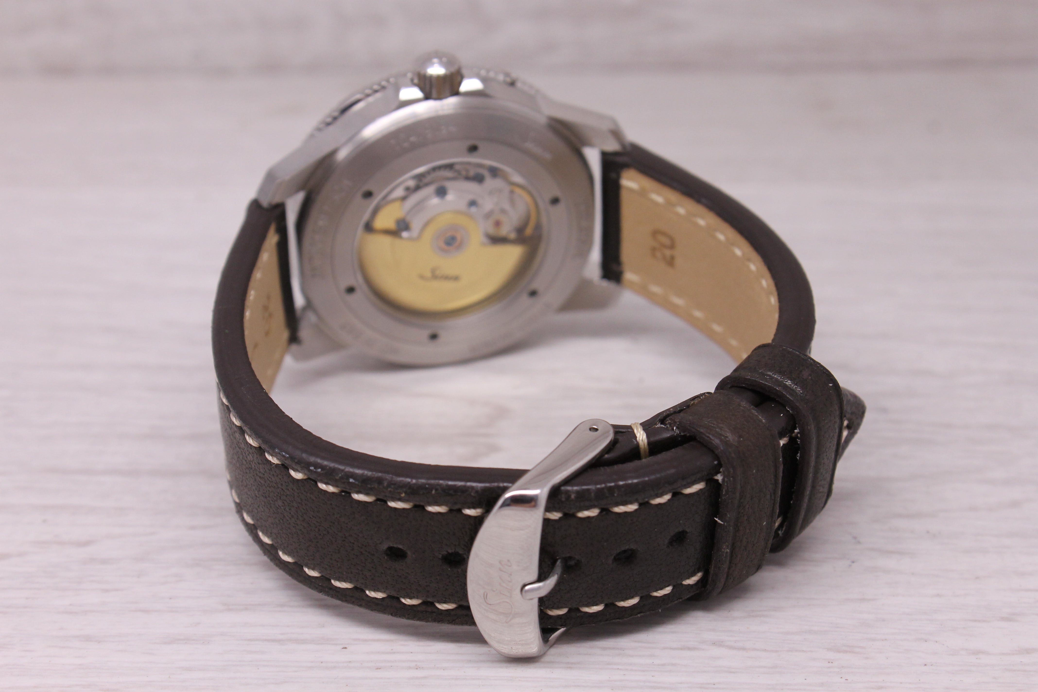 Sinn 104 ST SA Mens 41mm Steel Automatic Pilots Watch Black Dial Box Card Strap