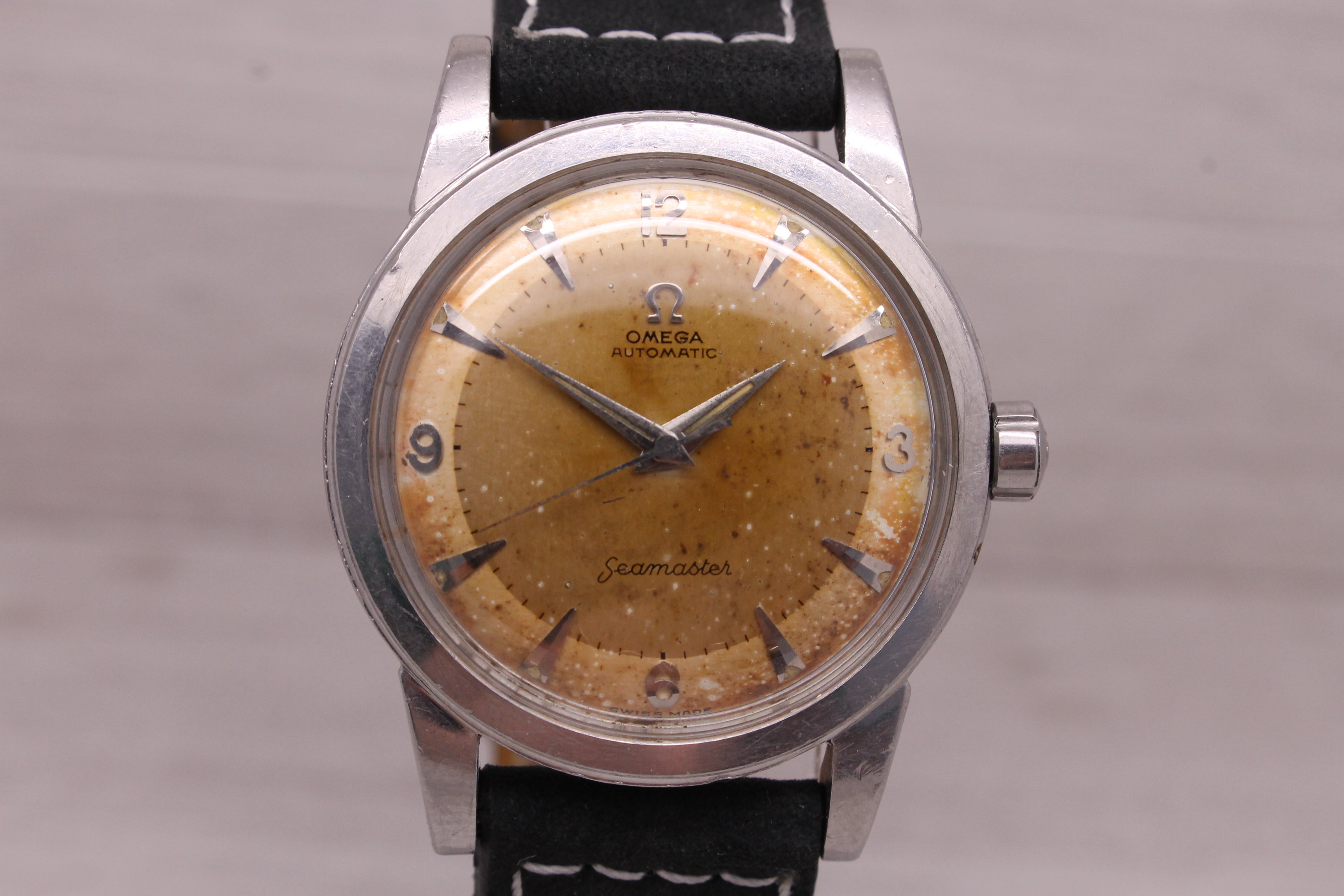 Rosy Brown Vintage 1951 Omega Seamaster Mens 34.5mm Bumper Automatic Mens Watch Original