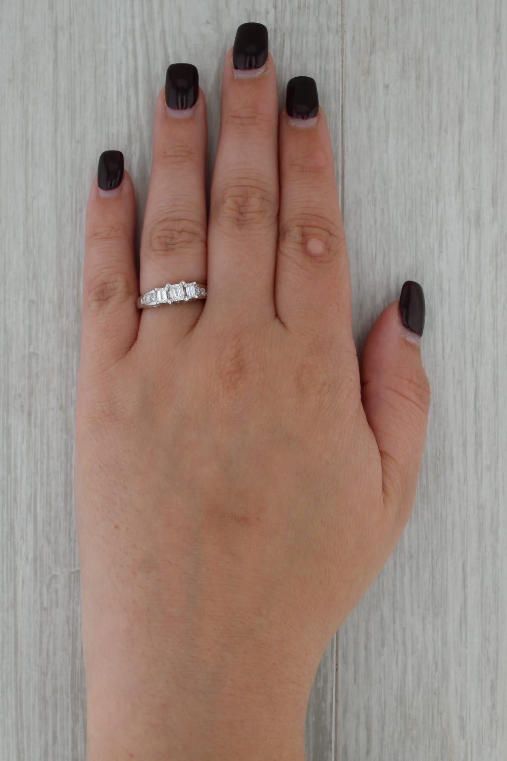 0.98ctw Emerald Cut 3-Stone Diamond Engagement Ring 18k White Gold Size 6.75