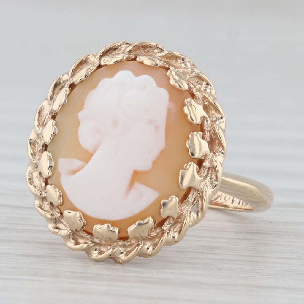 Light Gray Vintage Carved Shell Cameo Ring 10k Yellow Gold Size 6 Figural