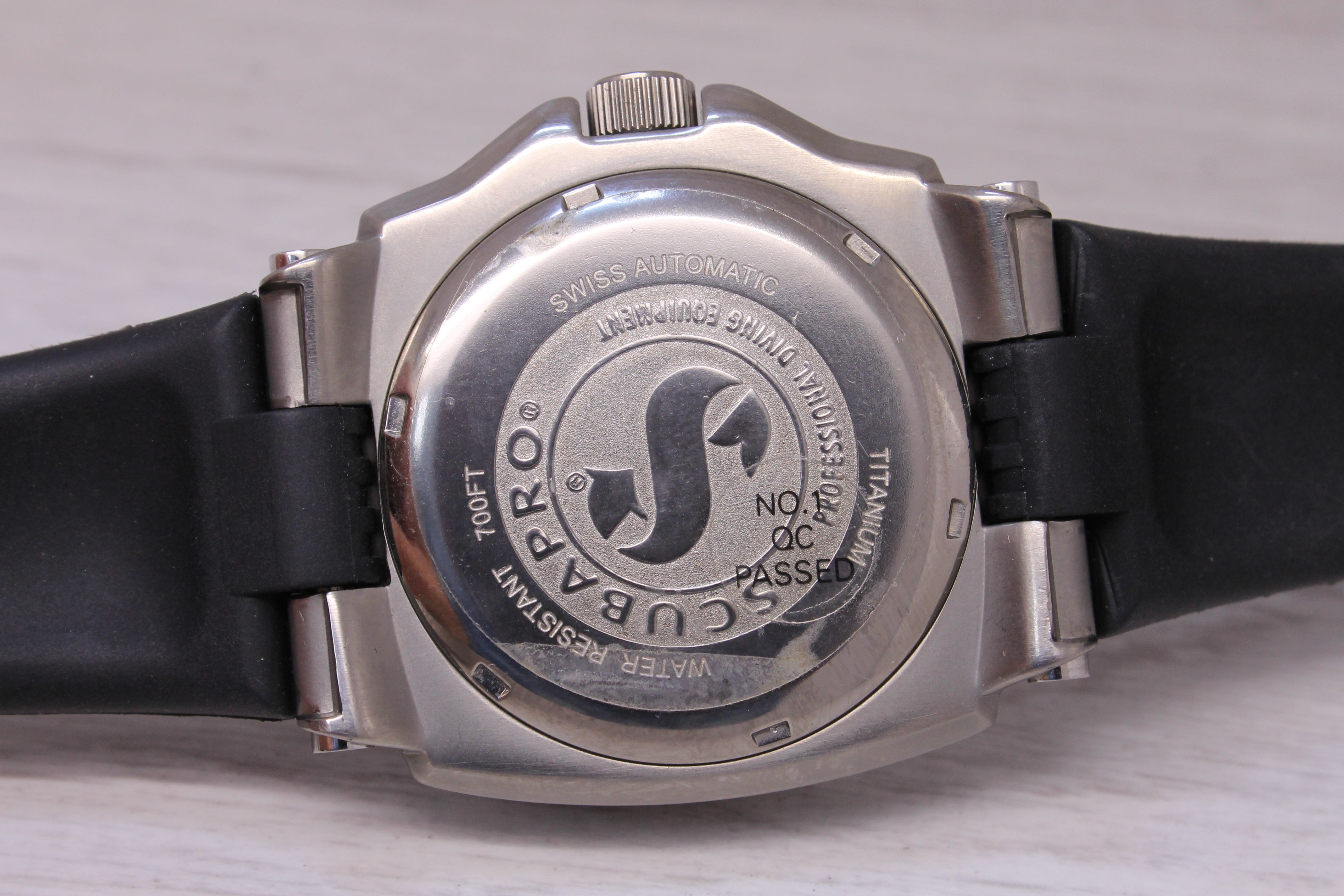 Scubapro 700 Mens 41mm Automatic Titanium Divers Watch w Bracelet Box Strap