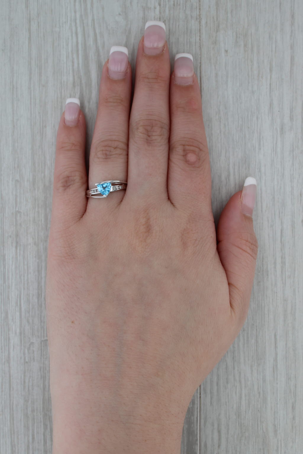 1.06ctw Trillion Blue Topaz Diamond Ring 10k White Gold Size 7.5 Bypass