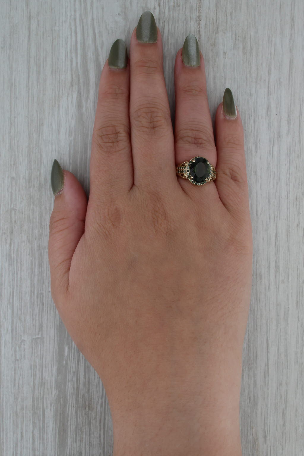Ornamental Green Stone Green Diamond Ring 10k Yellow Gold Size 6.25