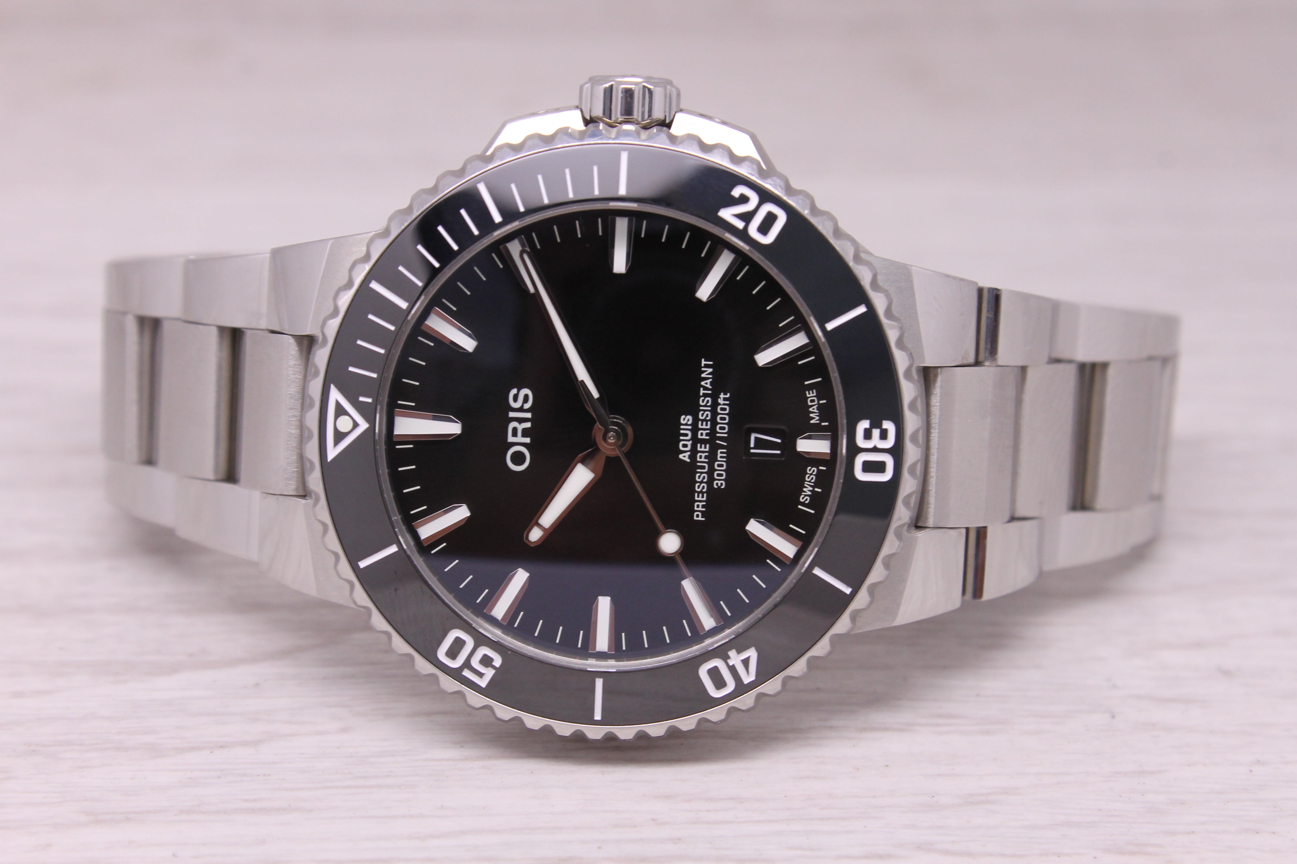 Oris Aquis 7787 Mens 41.5mm Steel Automatic Divers Watch w Box Bracelet Extras