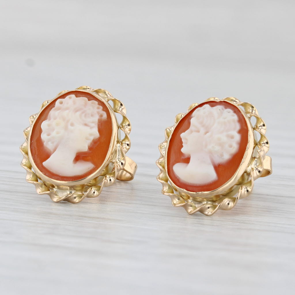 Light Gray Figural Carved Shell Cameo Stud Earrings 18k Yellow Gold