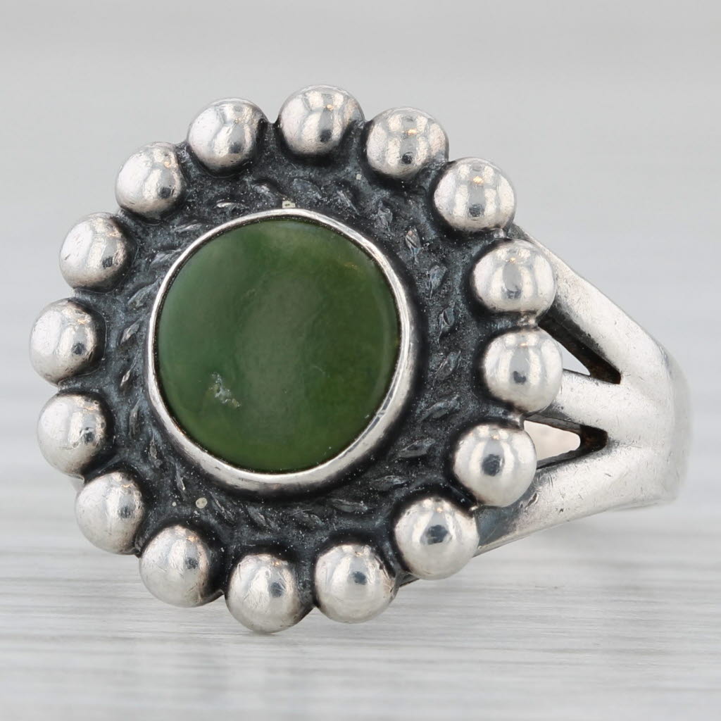 Light Gray Vintage Native American Style Green Nephrite Jade Ring Sterling Silver Size 6