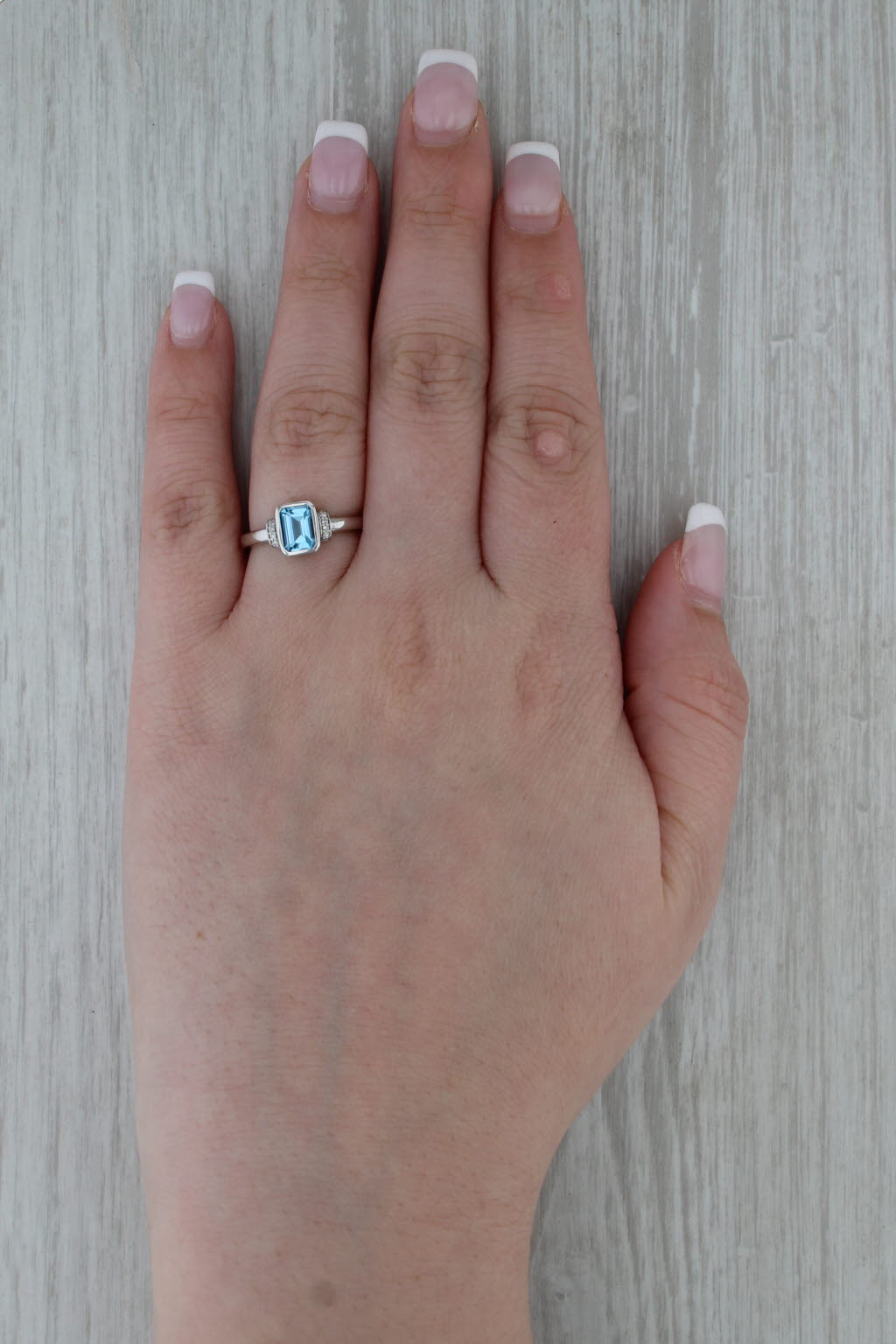 1.34ctw Emerald Cut Blue Topaz Diamond Ring 10k White Gold Size 7.25