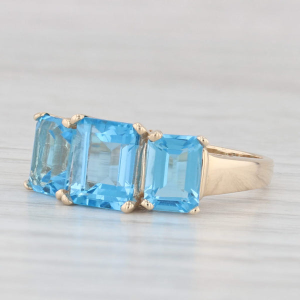 10kt yellow gold snowflake good pin with blue topaz