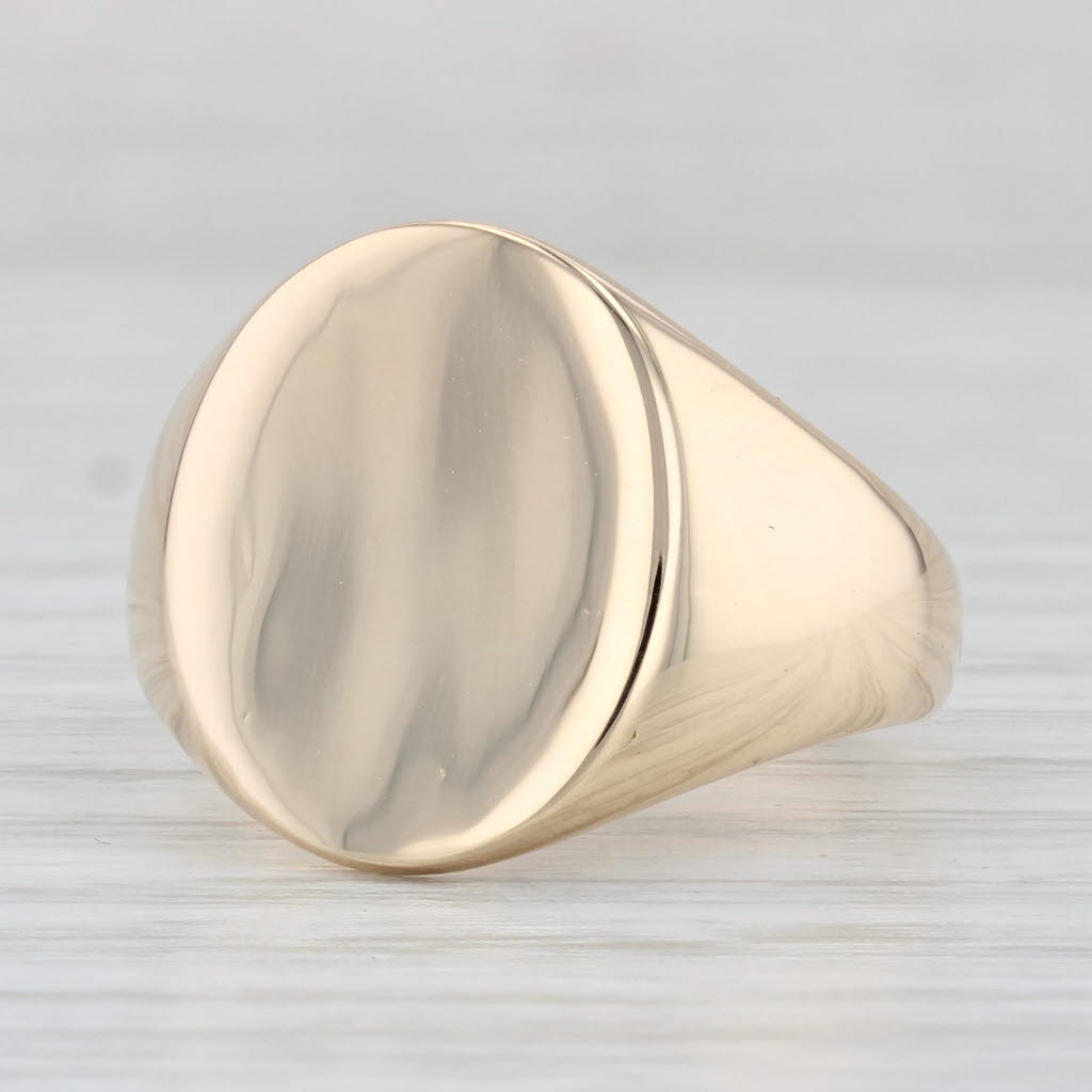 Light Gray Vintage Engravable Oval Signet Ring 14k Yellow Gold Size 6.75-7