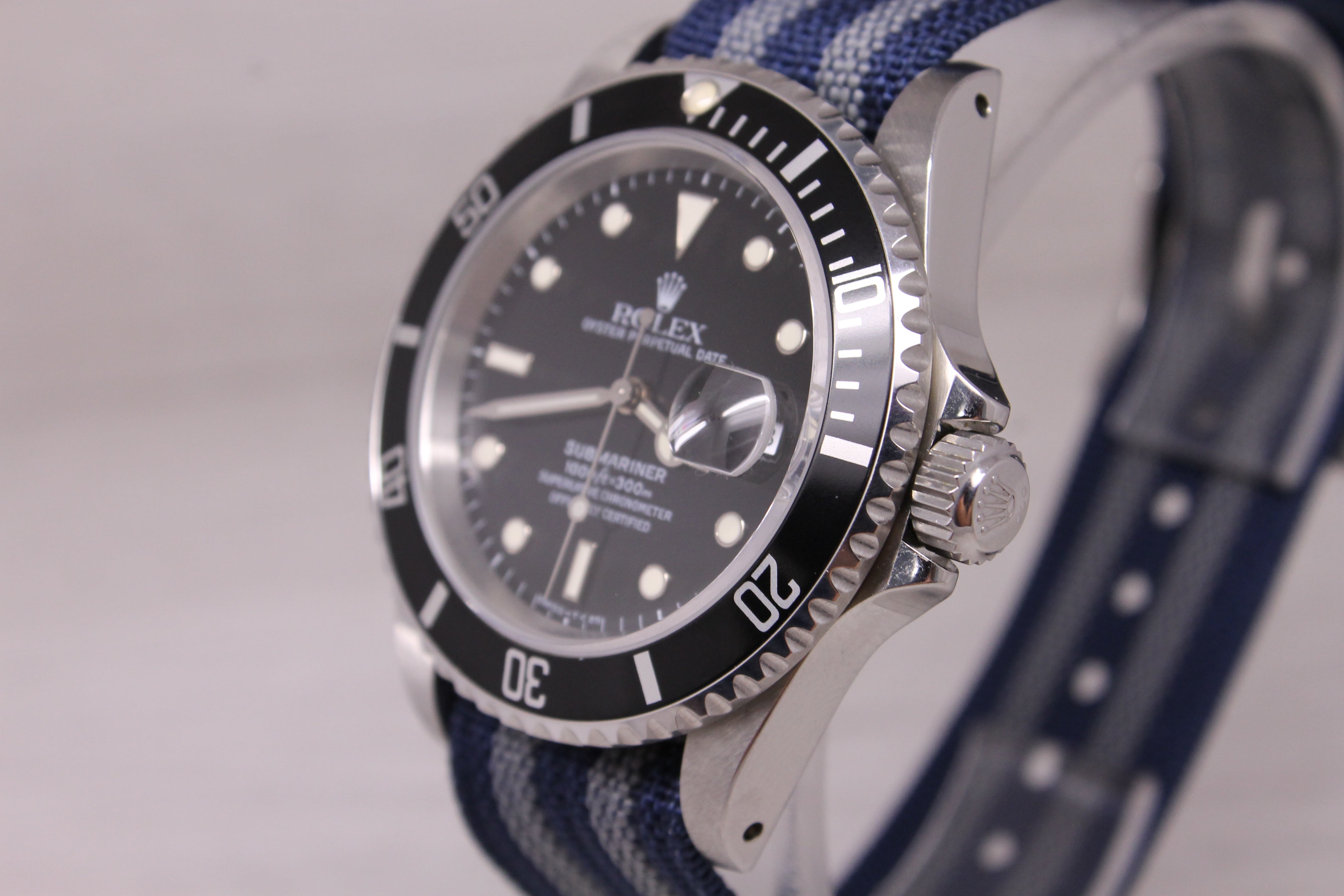 Vintage 1996 Rolex Submariner 16610 40mm Steel Divers Watch Original & Nr Mint