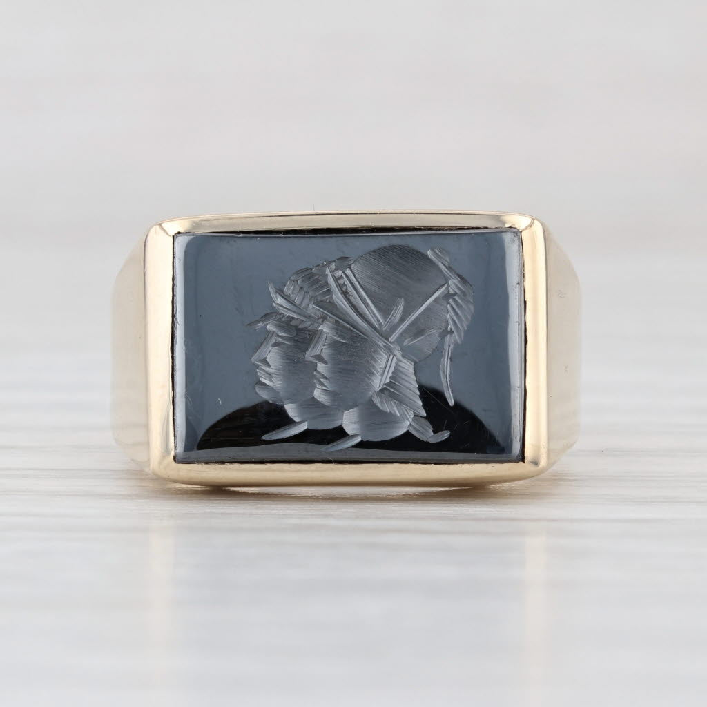 Vintage Hematite Carved Intaglio Ring 10k Yellow Gold Two Soldiers