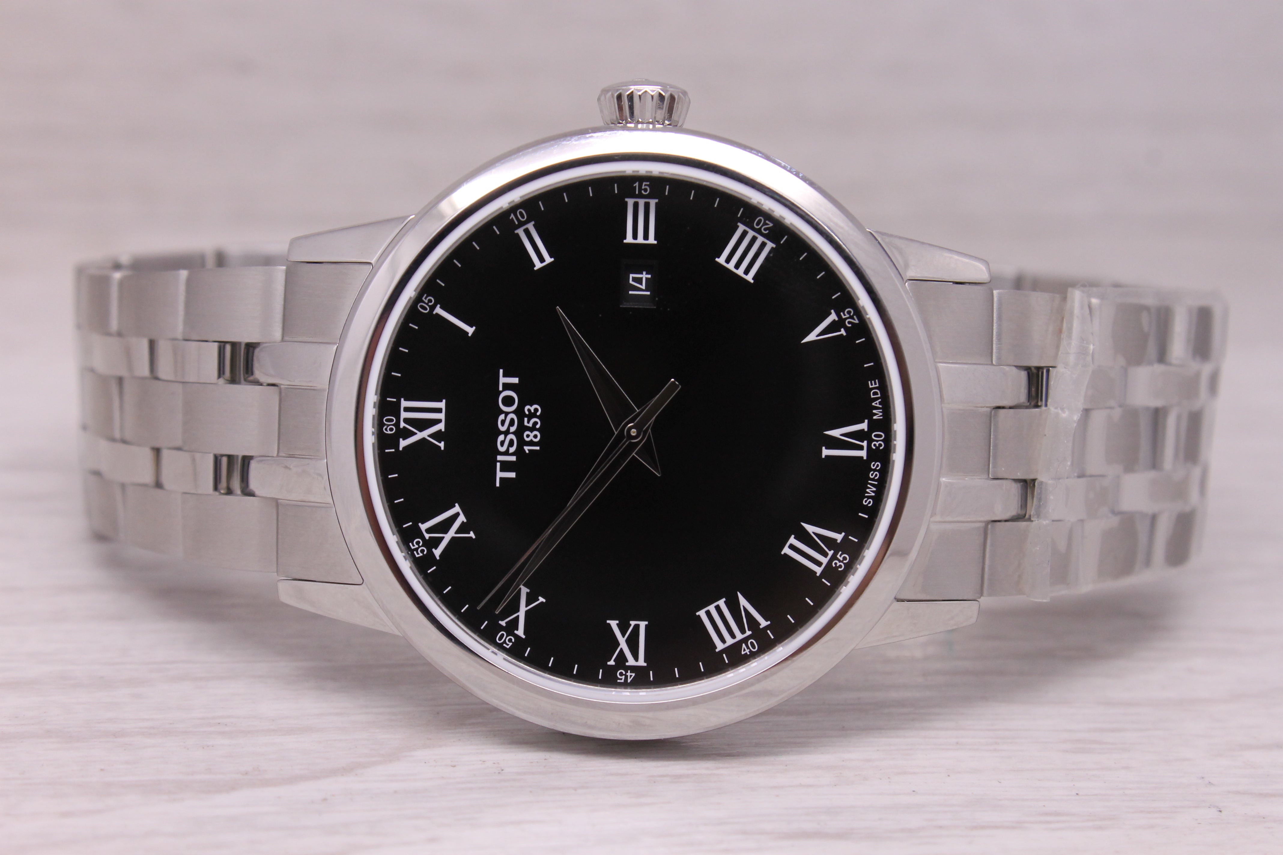 Tissot Classic Dream Mens Quartz Watch 42mm Steel Swiss Date T129410A Box