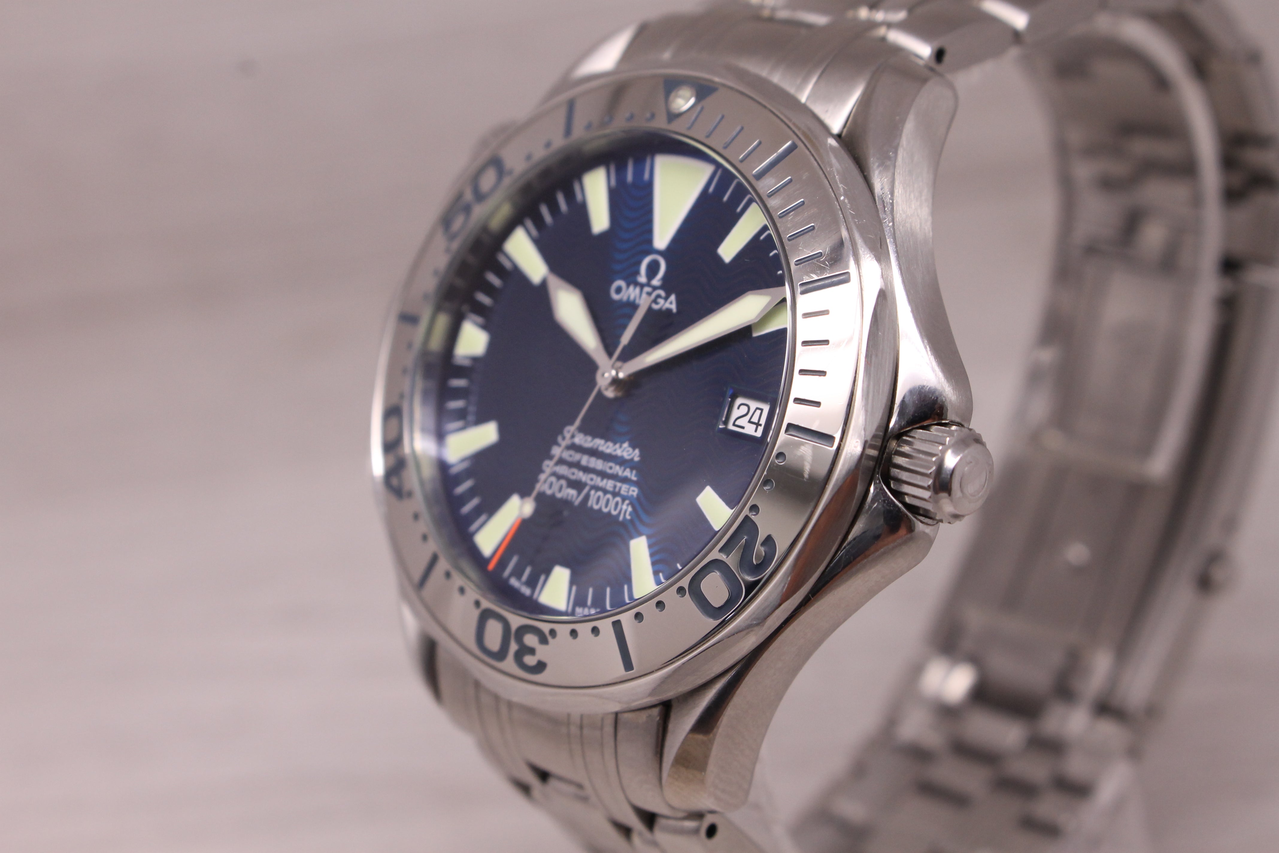 Rosy Brown Omega Seamaster Professional 41mm Steel Automatic Mens Watch 168.1640 Blue Wave