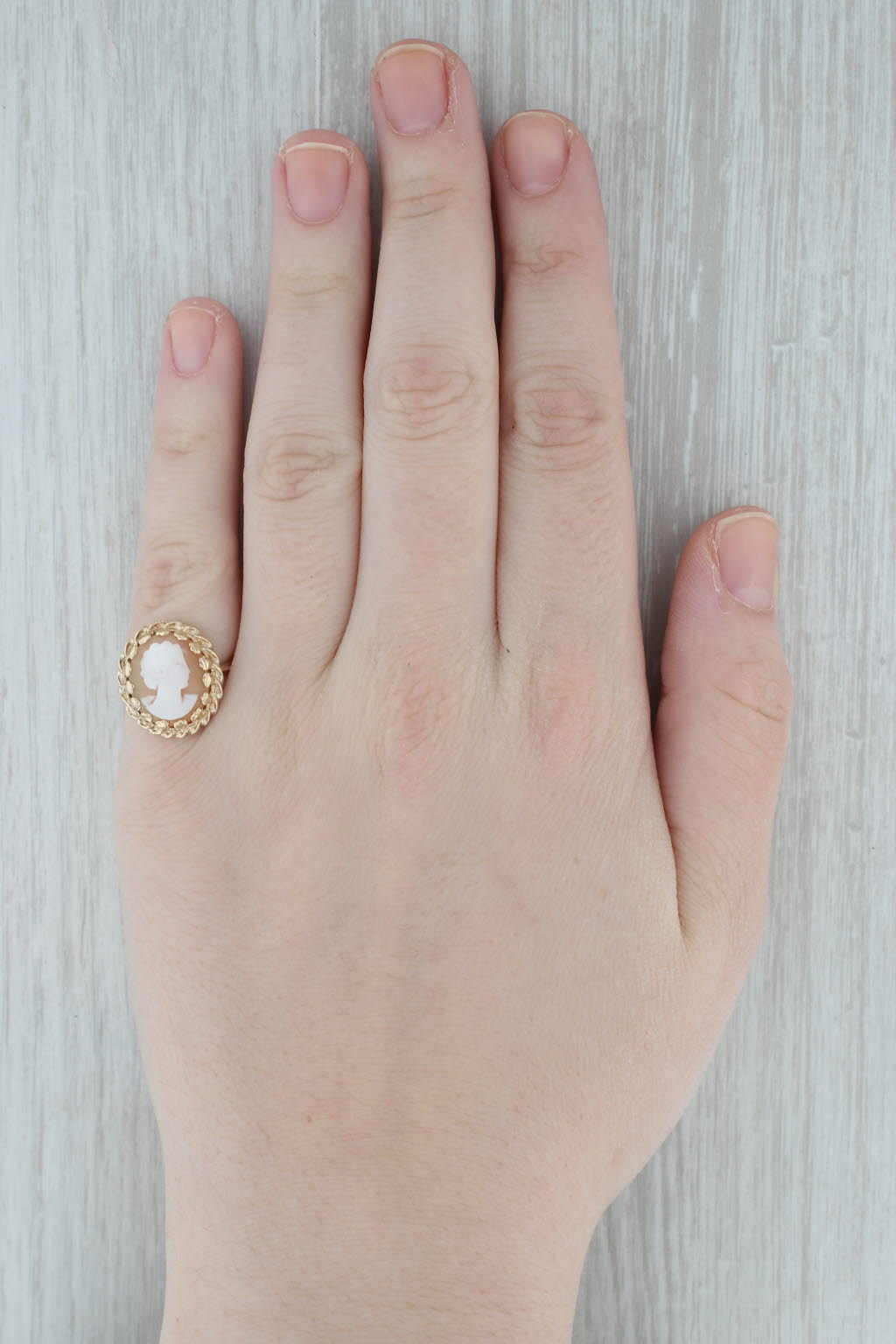 Gray Vintage Carved Shell Cameo Ring 10k Yellow Gold Size 6 Figural