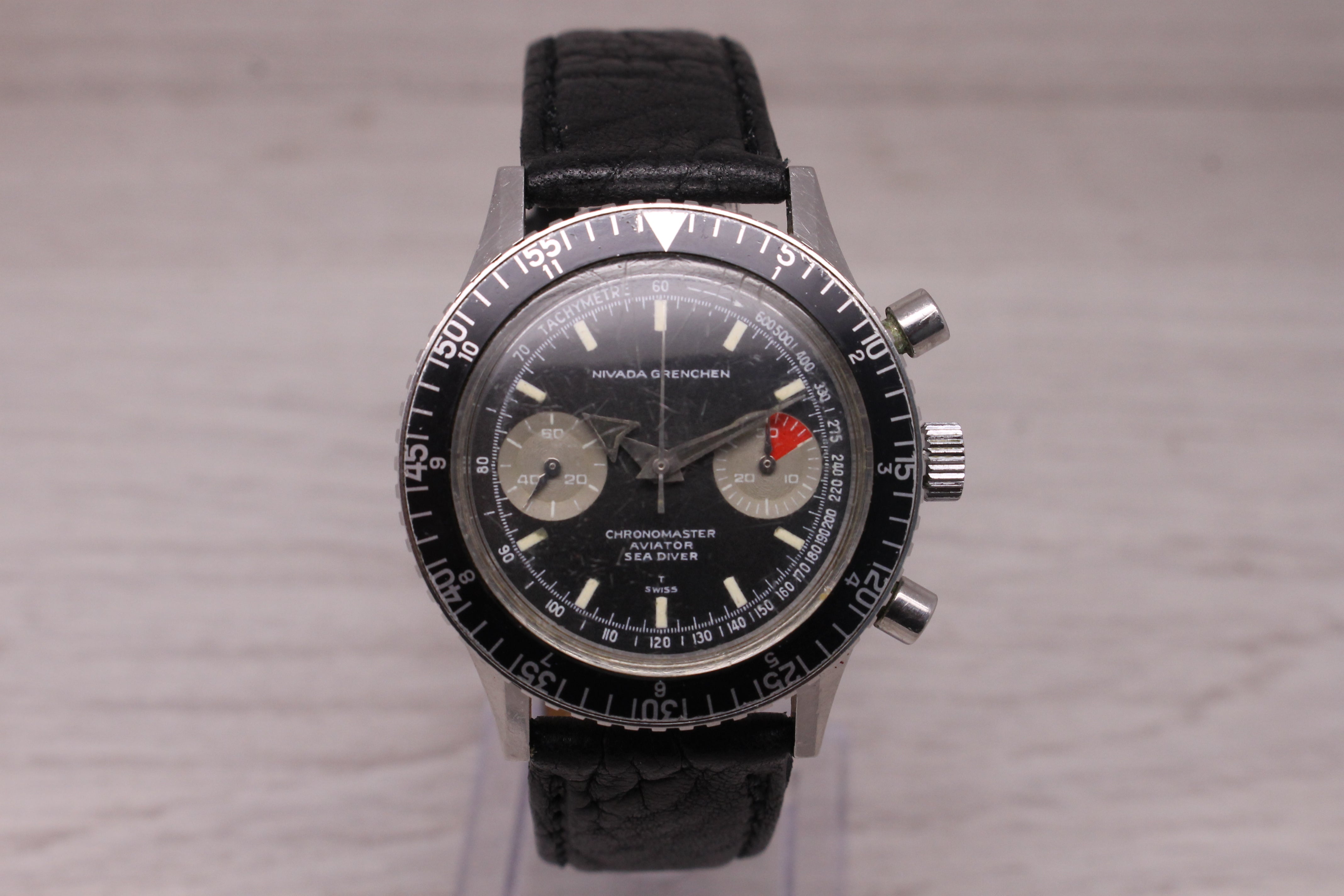 Dark Gray Vintage Nivada Grenchen Chronomaster Mens 39mm Steel Watch Valjoux 23 ref 85004